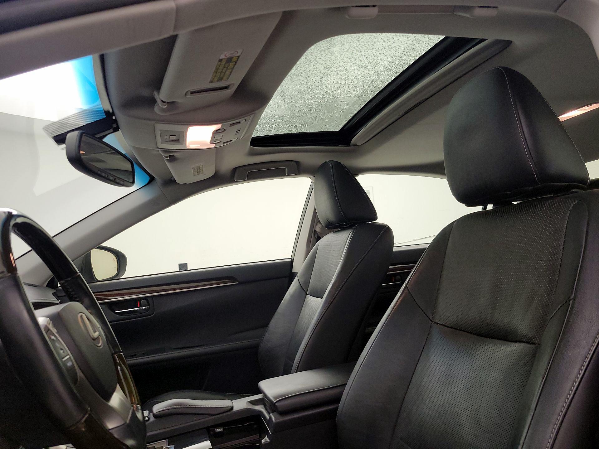 Thumbnail: 2015 Lexus ES - 19