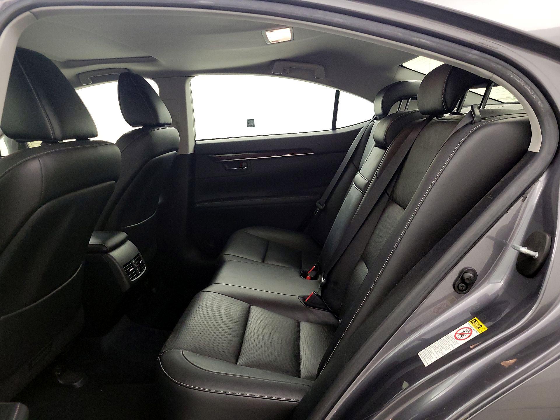 Thumbnail: 2015 Lexus ES - 20