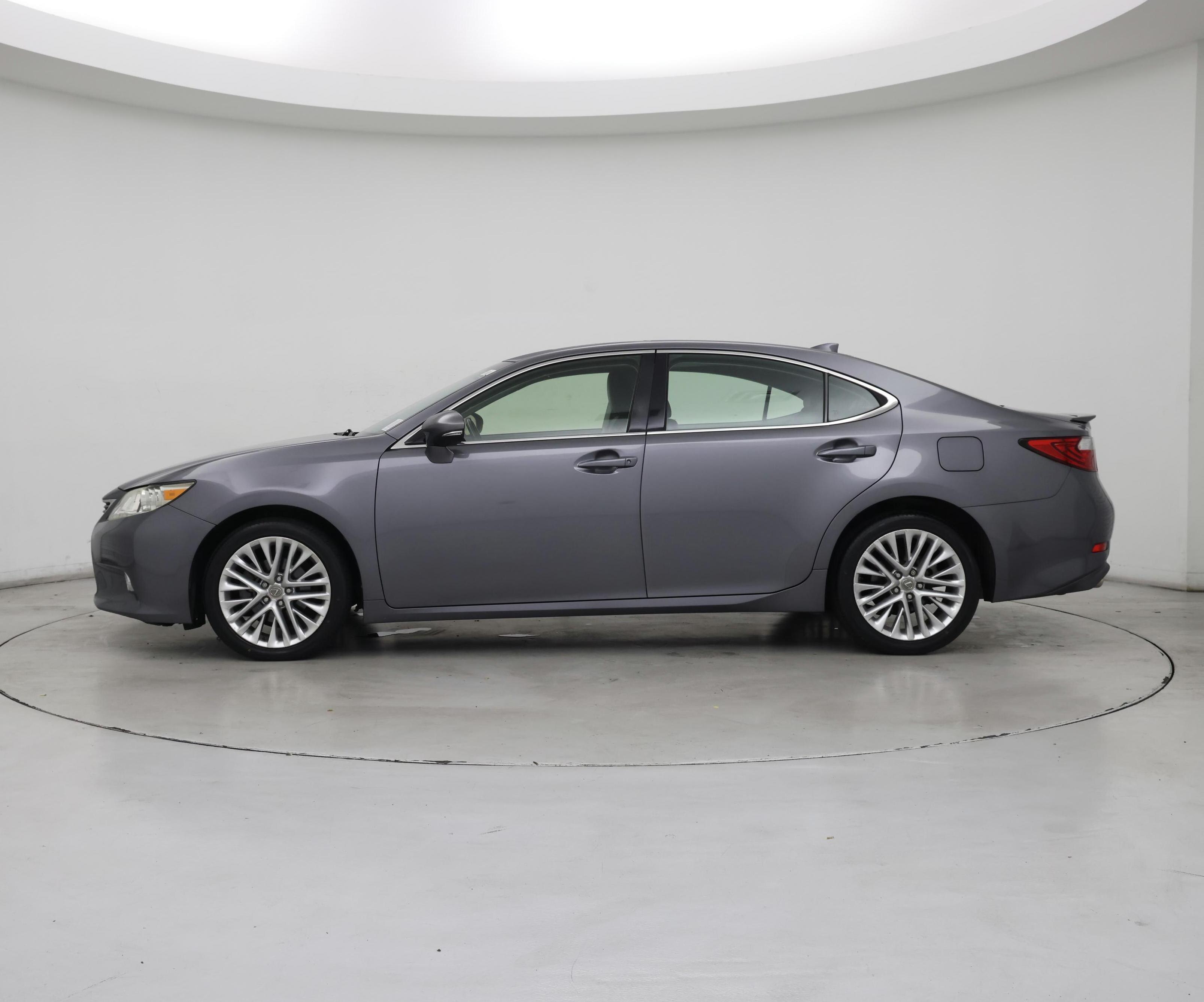 Thumbnail: 2015 Lexus ES - 3
