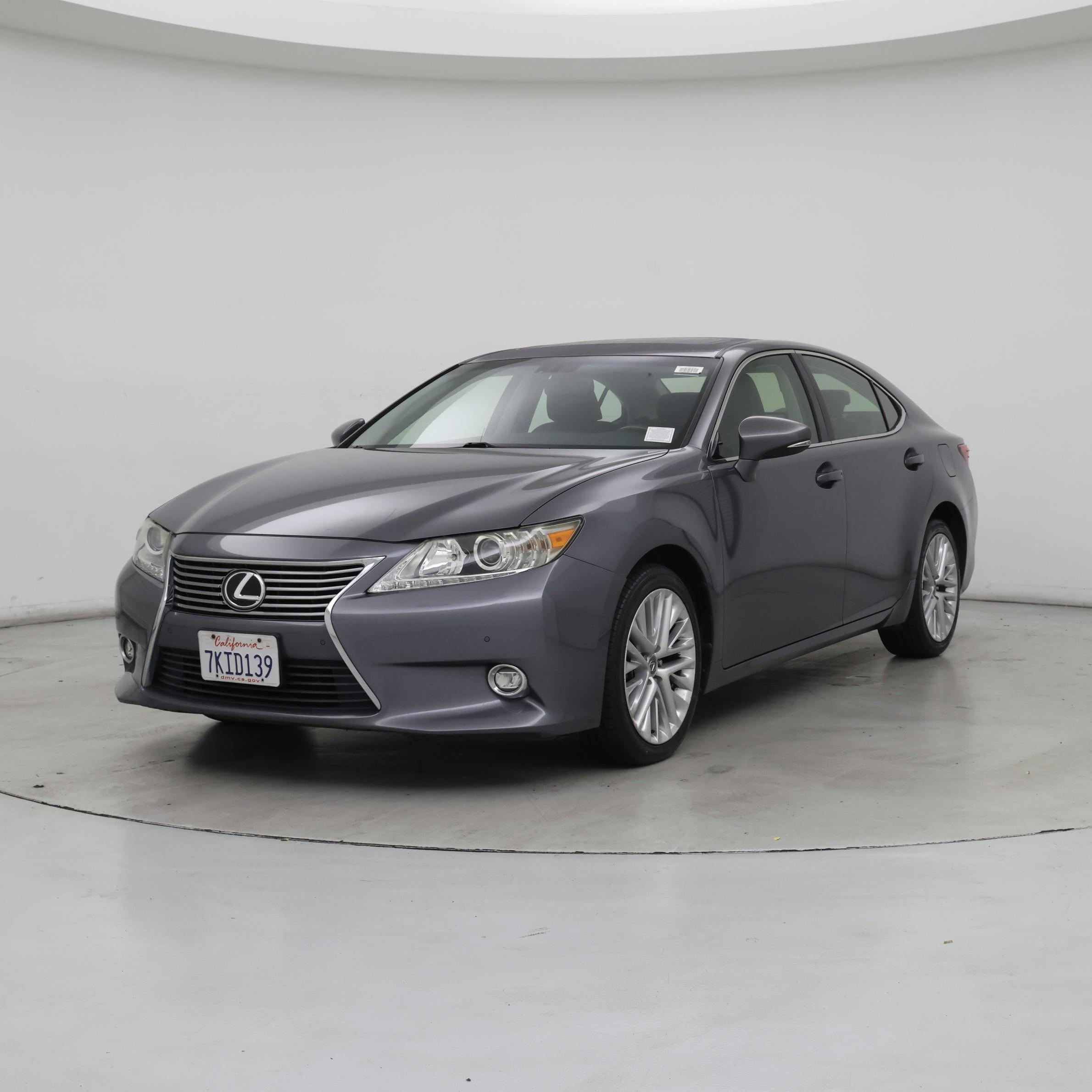 Thumbnail: 2015 Lexus ES - 4