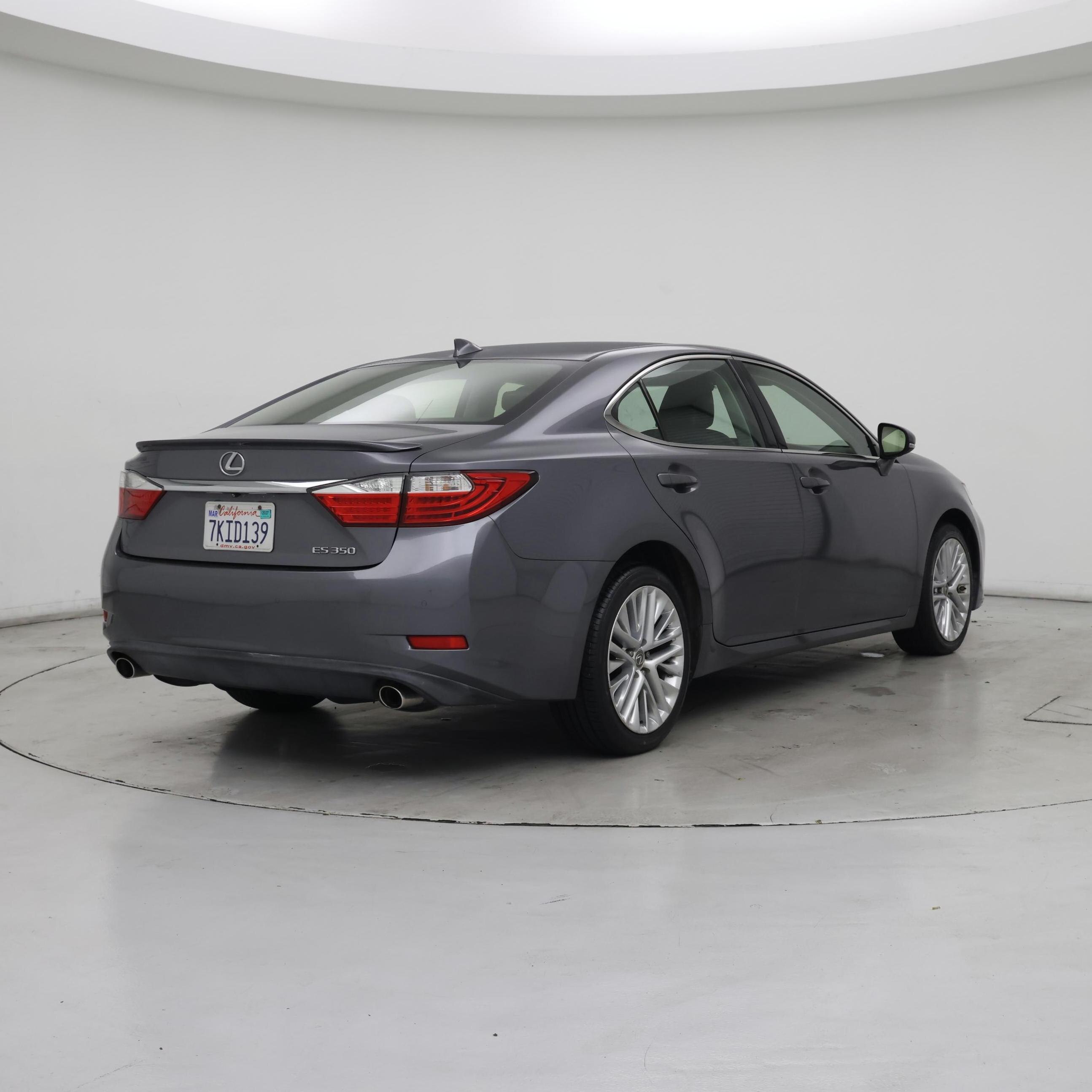 Thumbnail: 2015 Lexus ES - 8