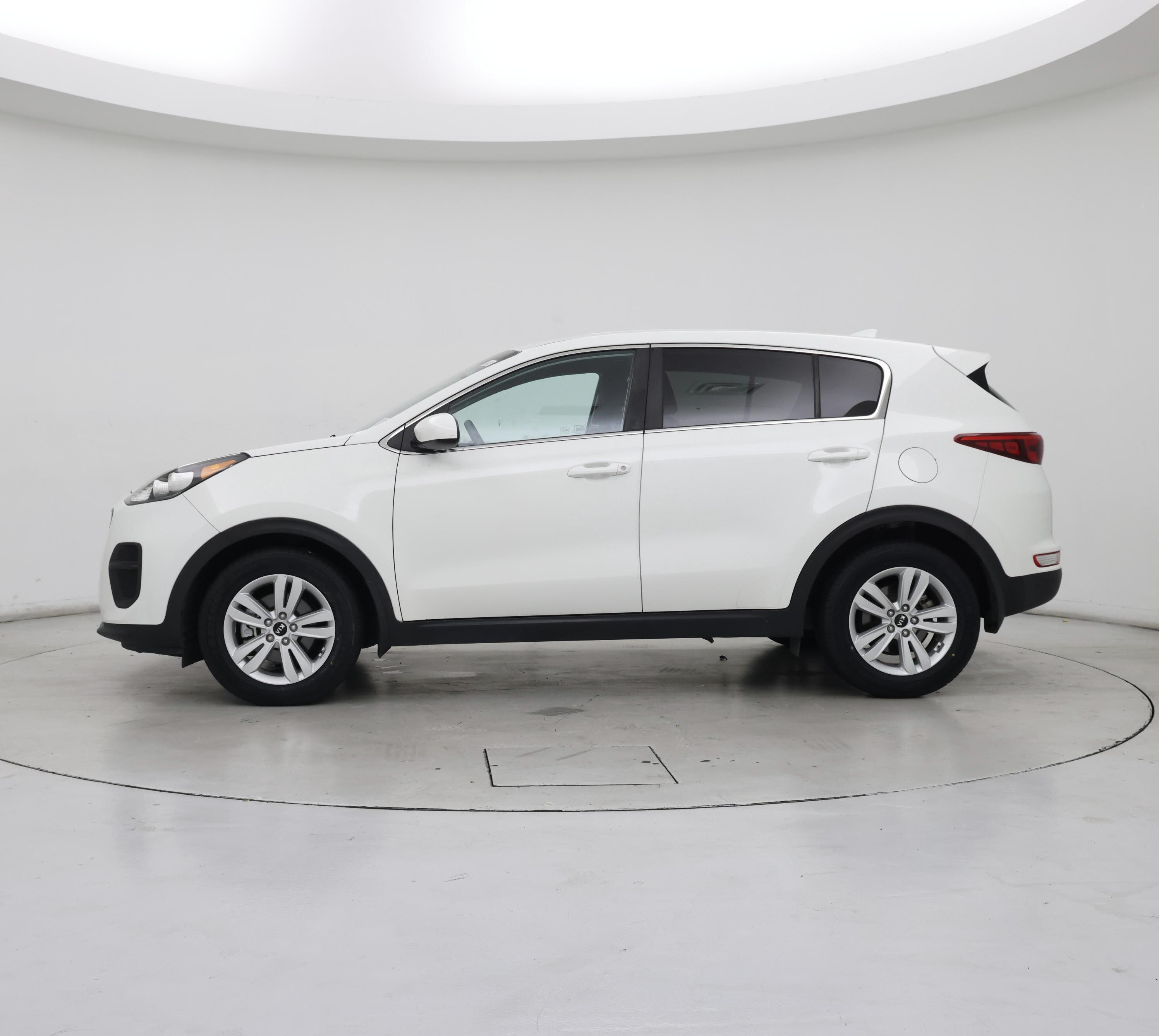 Thumbnail: 2017 Kia Sportage - 3