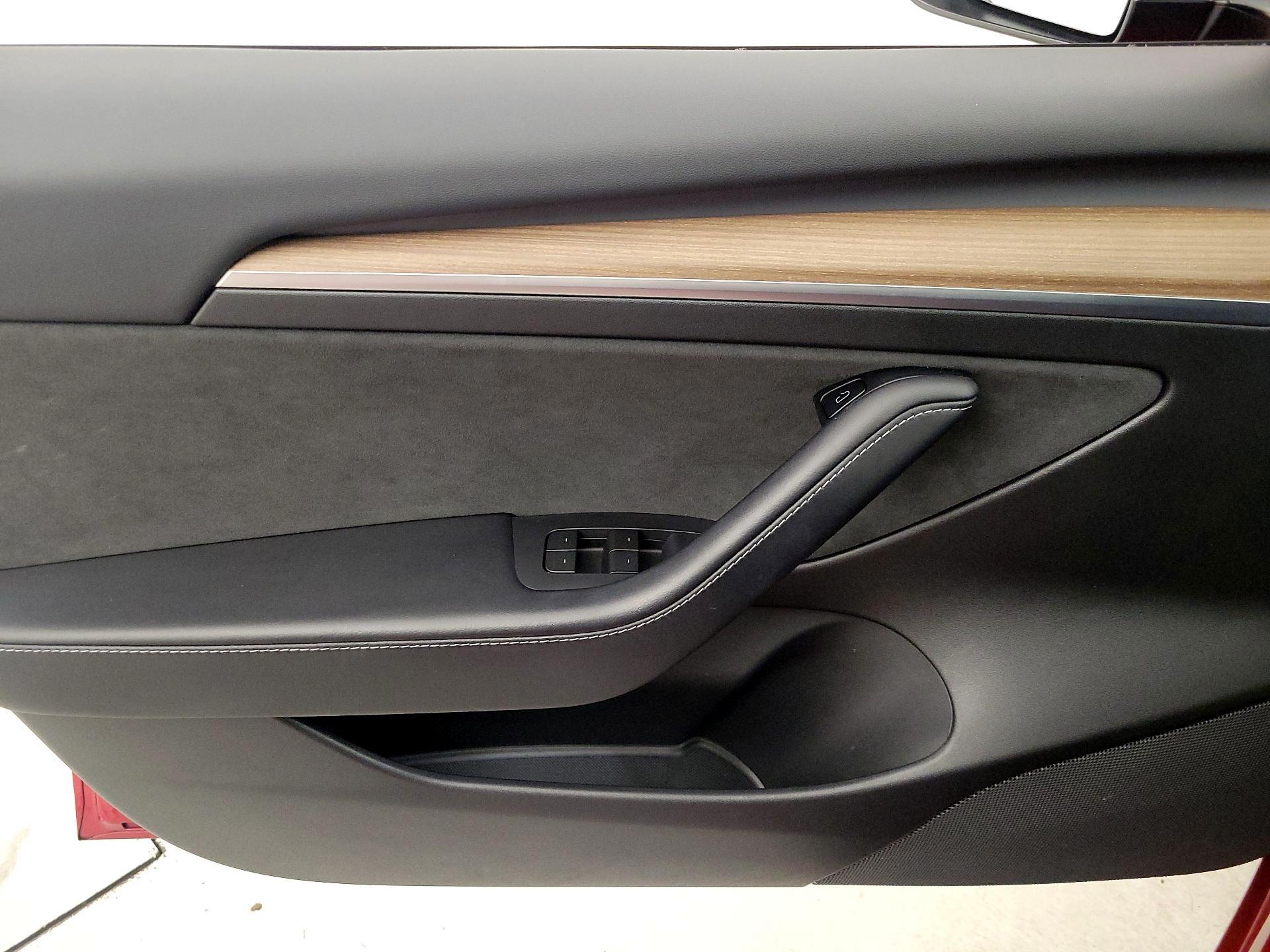 Thumbnail: 2021 Tesla Model 3 - 12