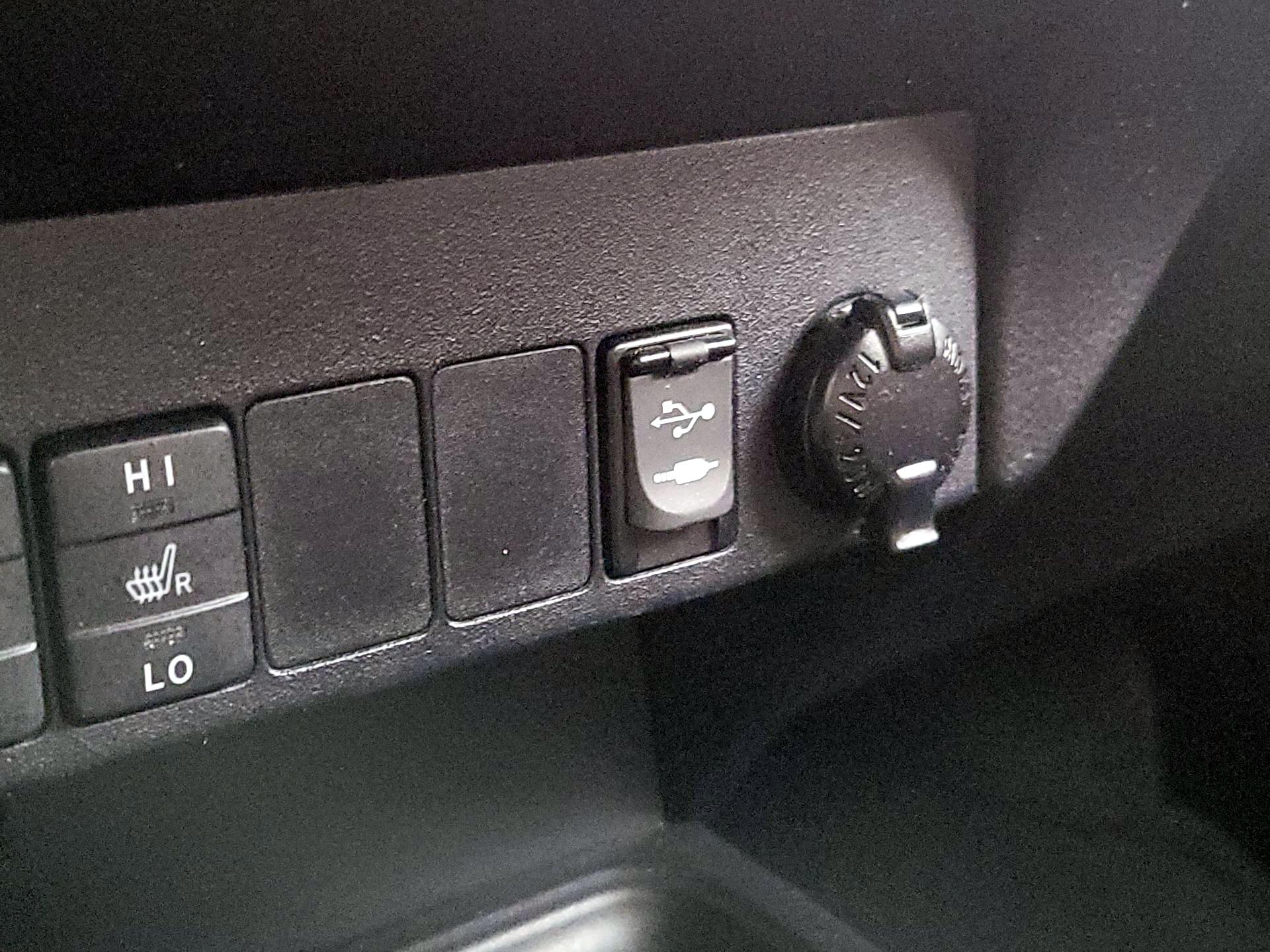 Thumbnail: 2015 Toyota RAV4 - 18