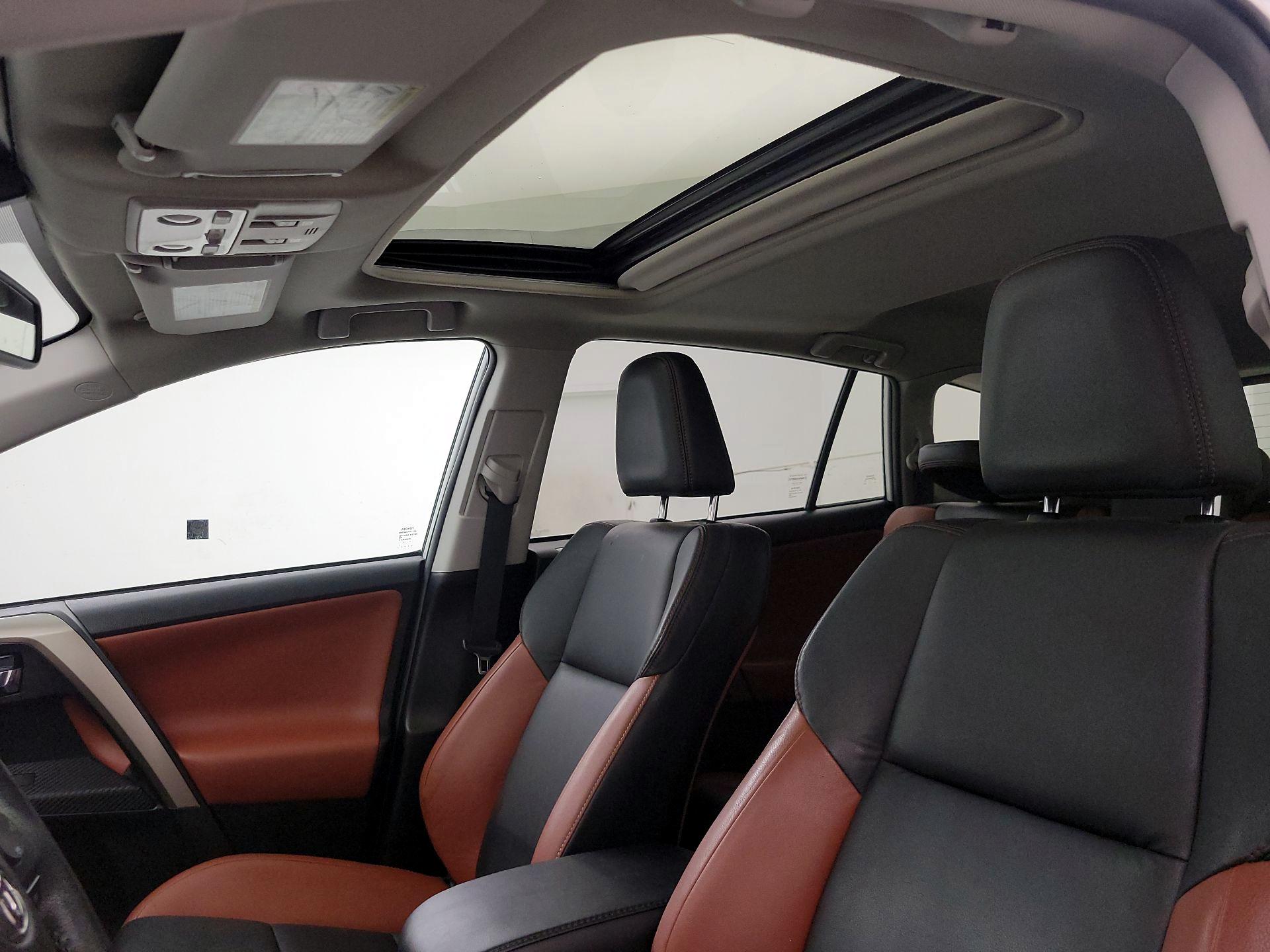 Thumbnail: 2015 Toyota RAV4 - 19