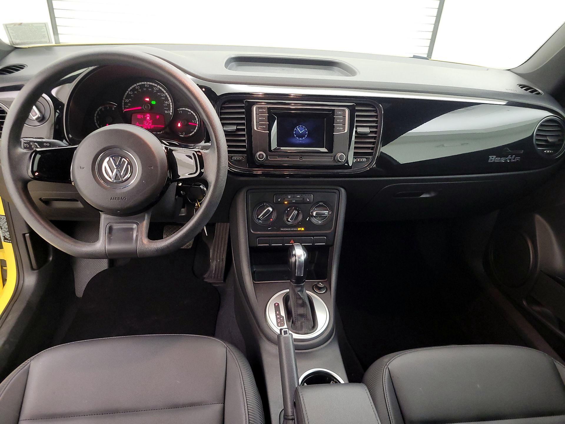 Thumbnail: 2016 Volkswagen Beetle - 9
