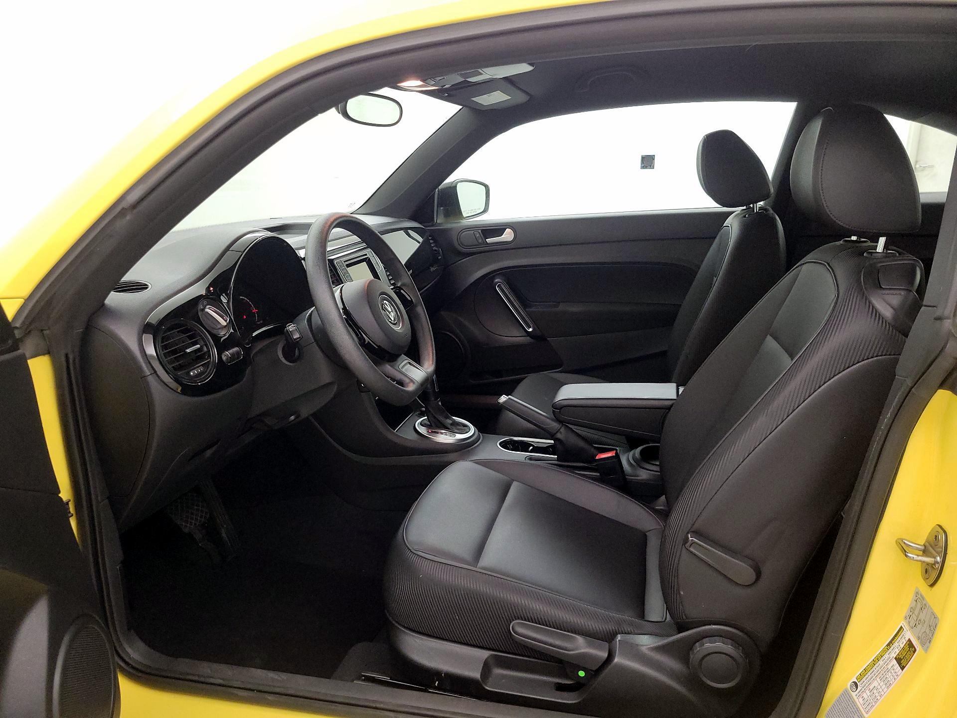 Thumbnail: 2016 Volkswagen Beetle - 11