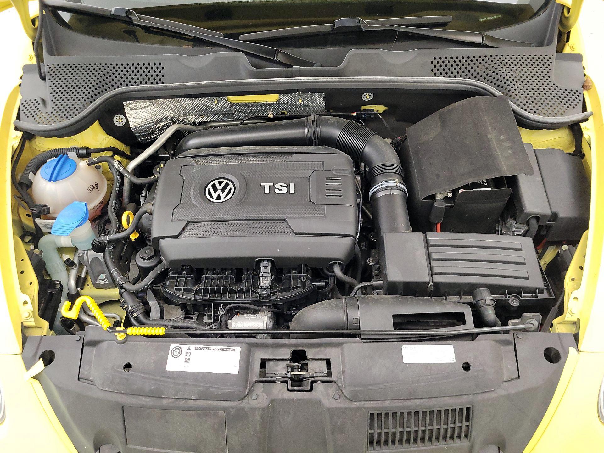 Thumbnail: 2016 Volkswagen Beetle - 20