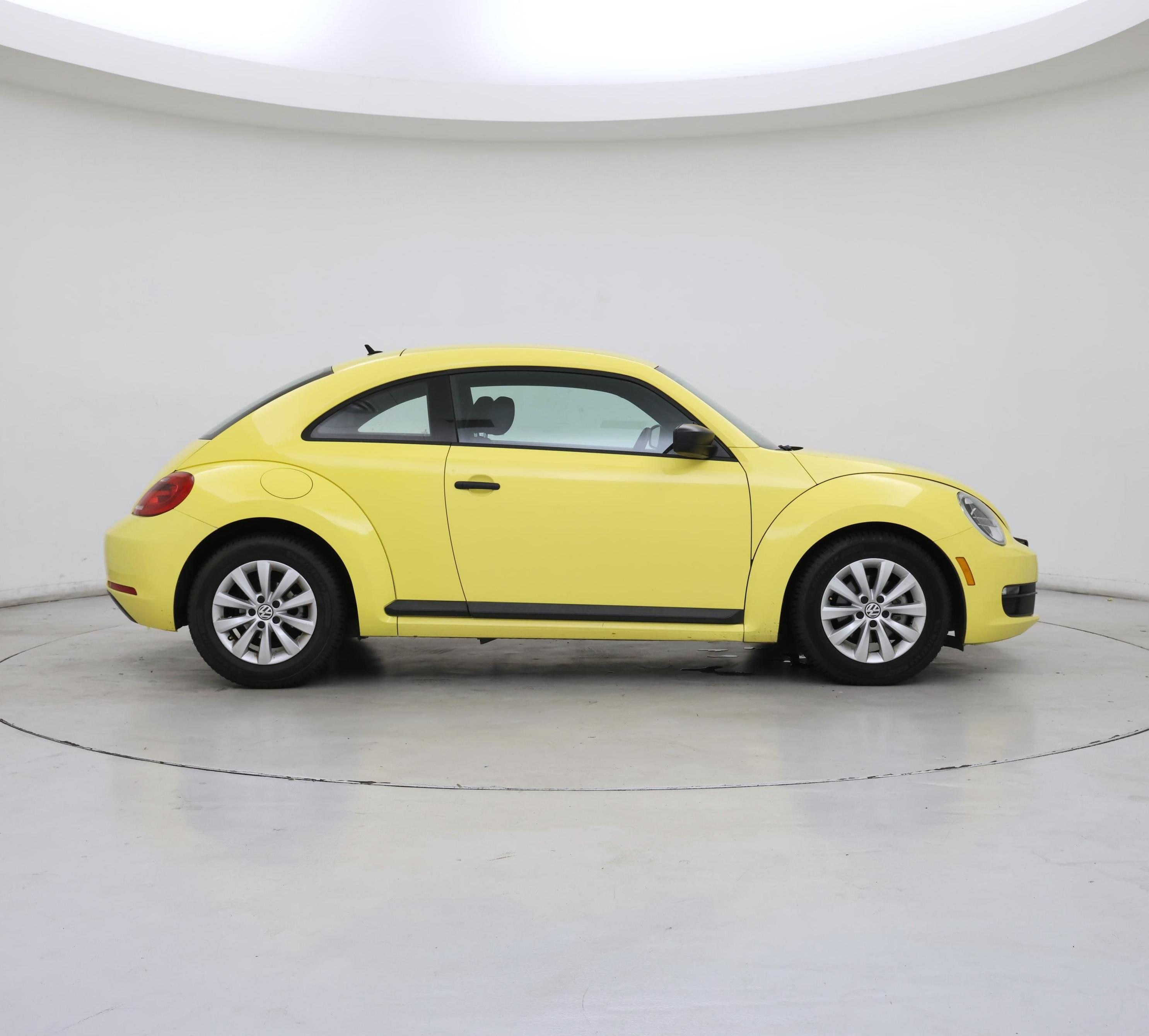 Thumbnail: 2016 Volkswagen Beetle - 7