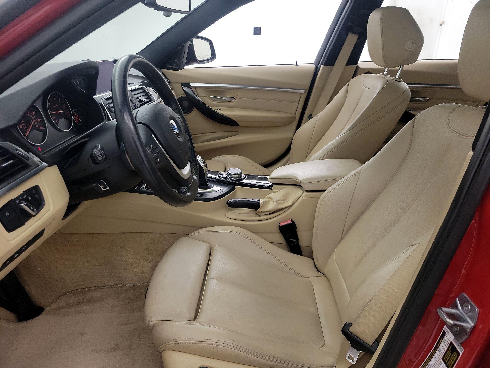 Thumbnail: 2016 BMW 3 Series - 11