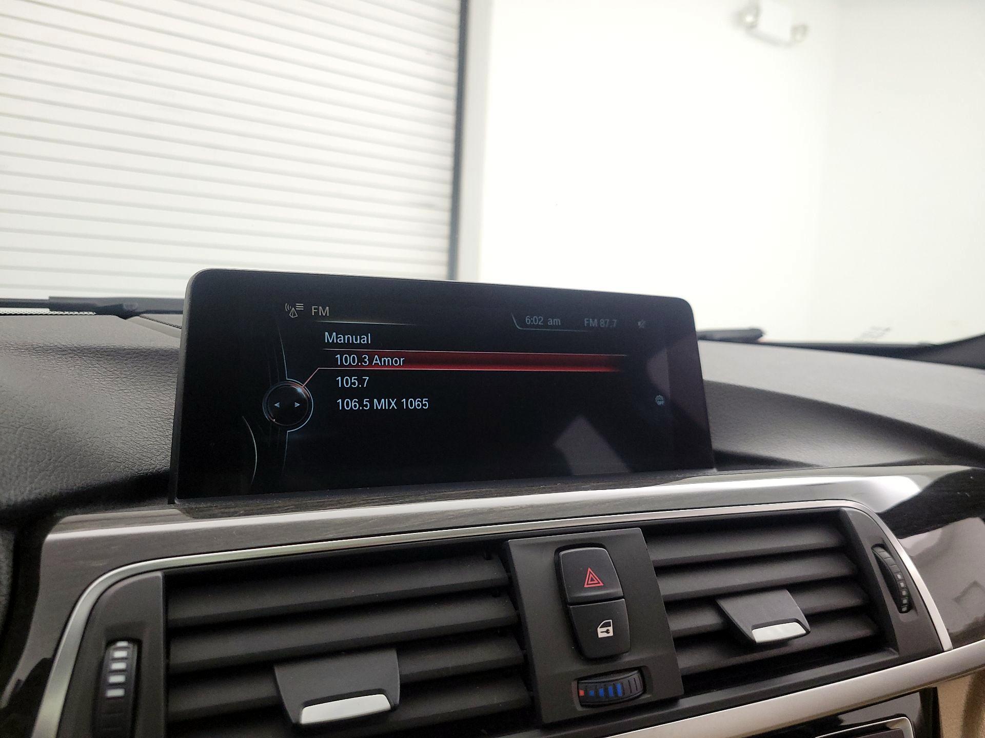Thumbnail: 2016 BMW 3 Series - 16