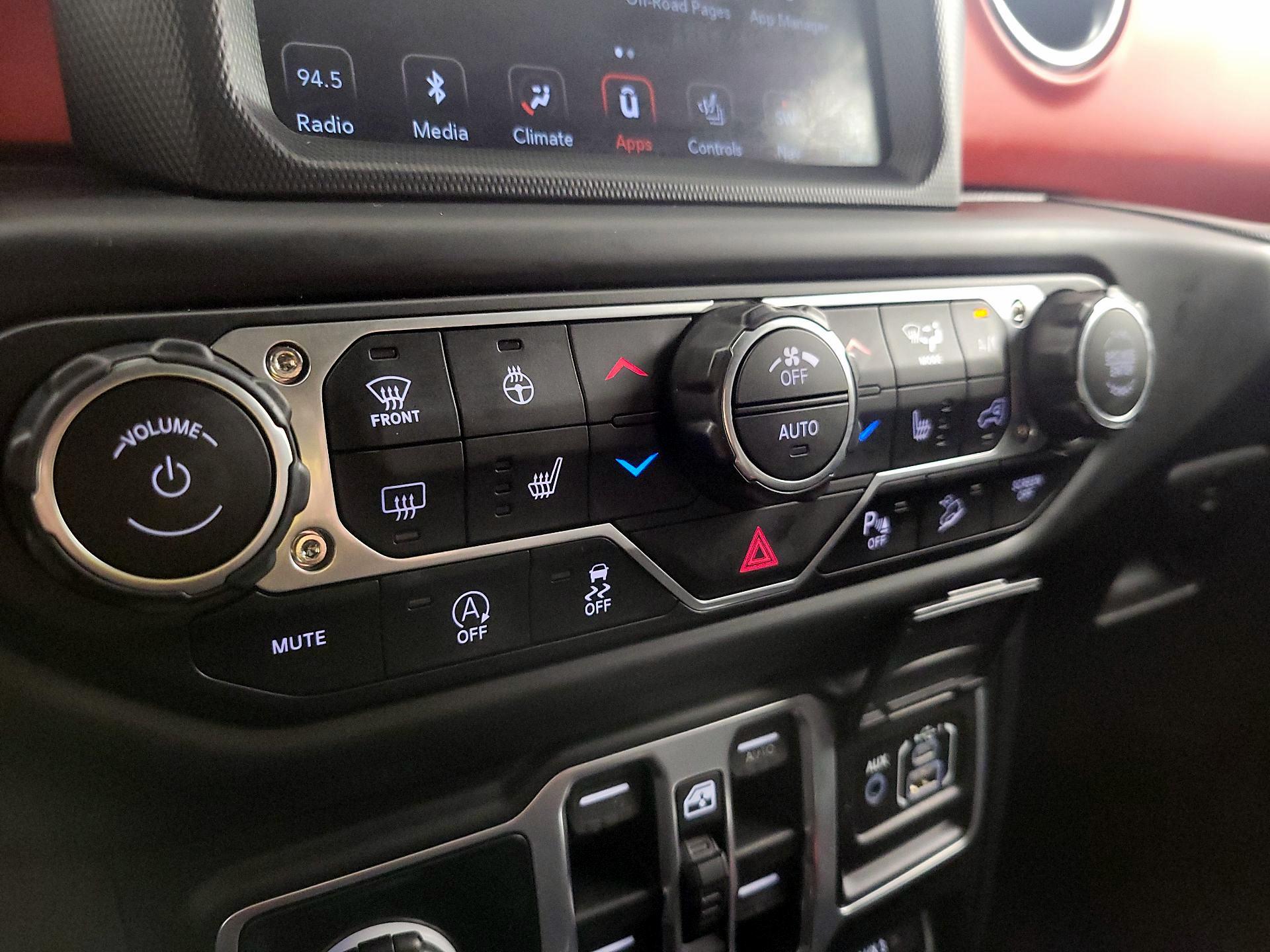 Thumbnail: 2018 Jeep Wrangler - 17
