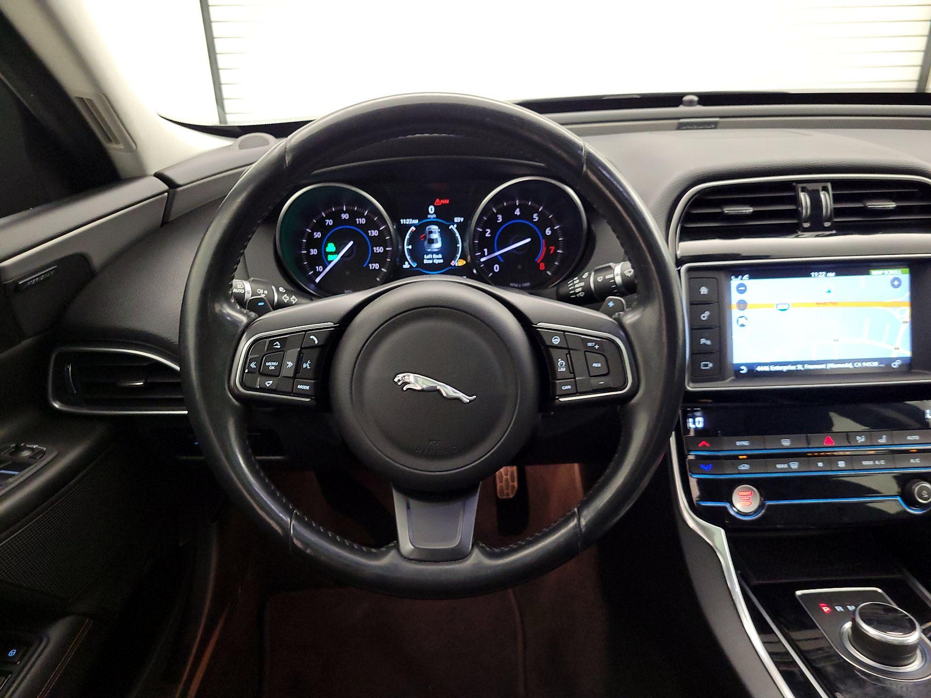Thumbnail: 2017 Jaguar XE - 10