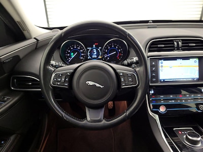 Steering Wheel & Instrument Cluster (On)