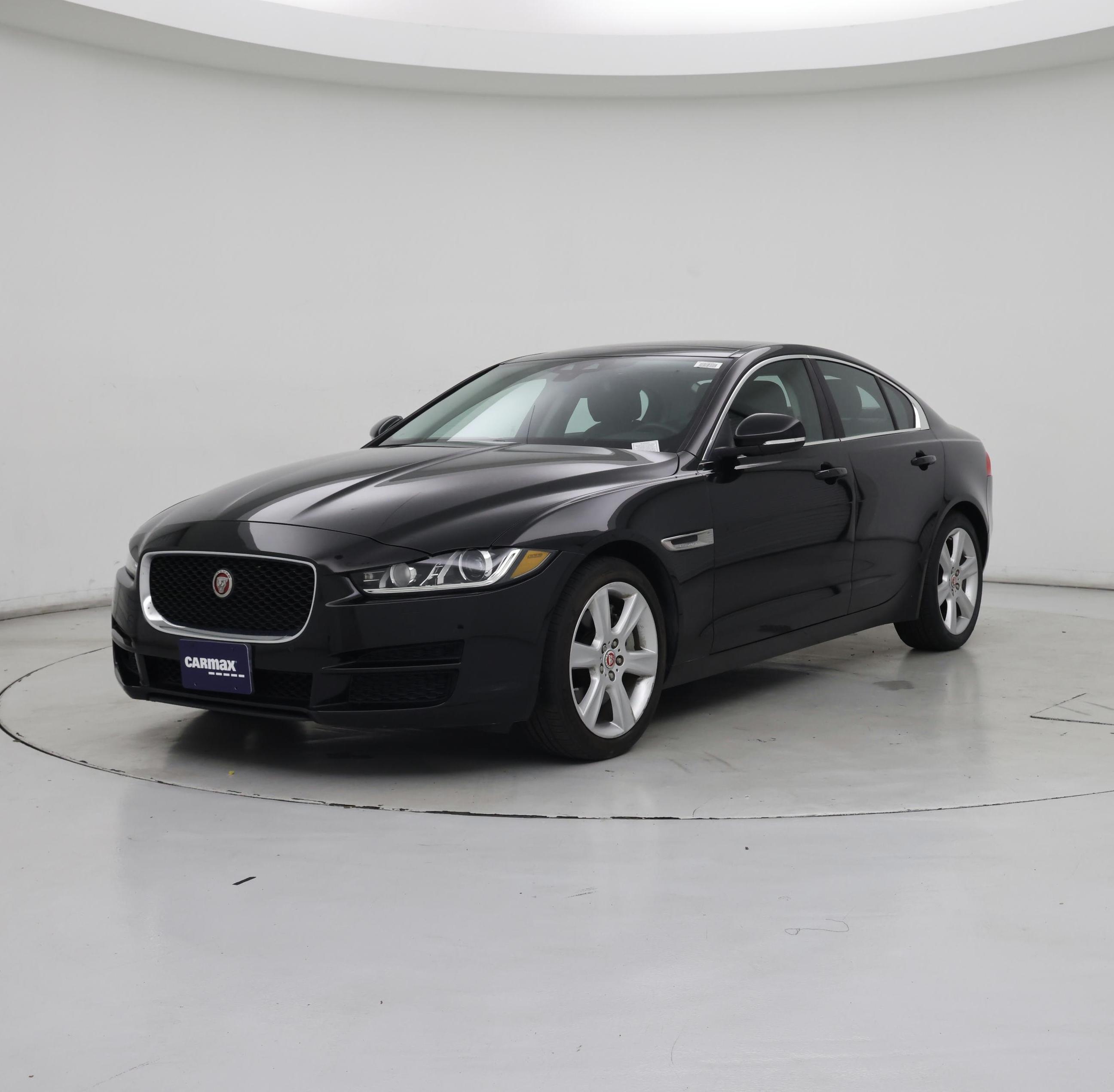 Thumbnail: 2017 Jaguar XE - 4