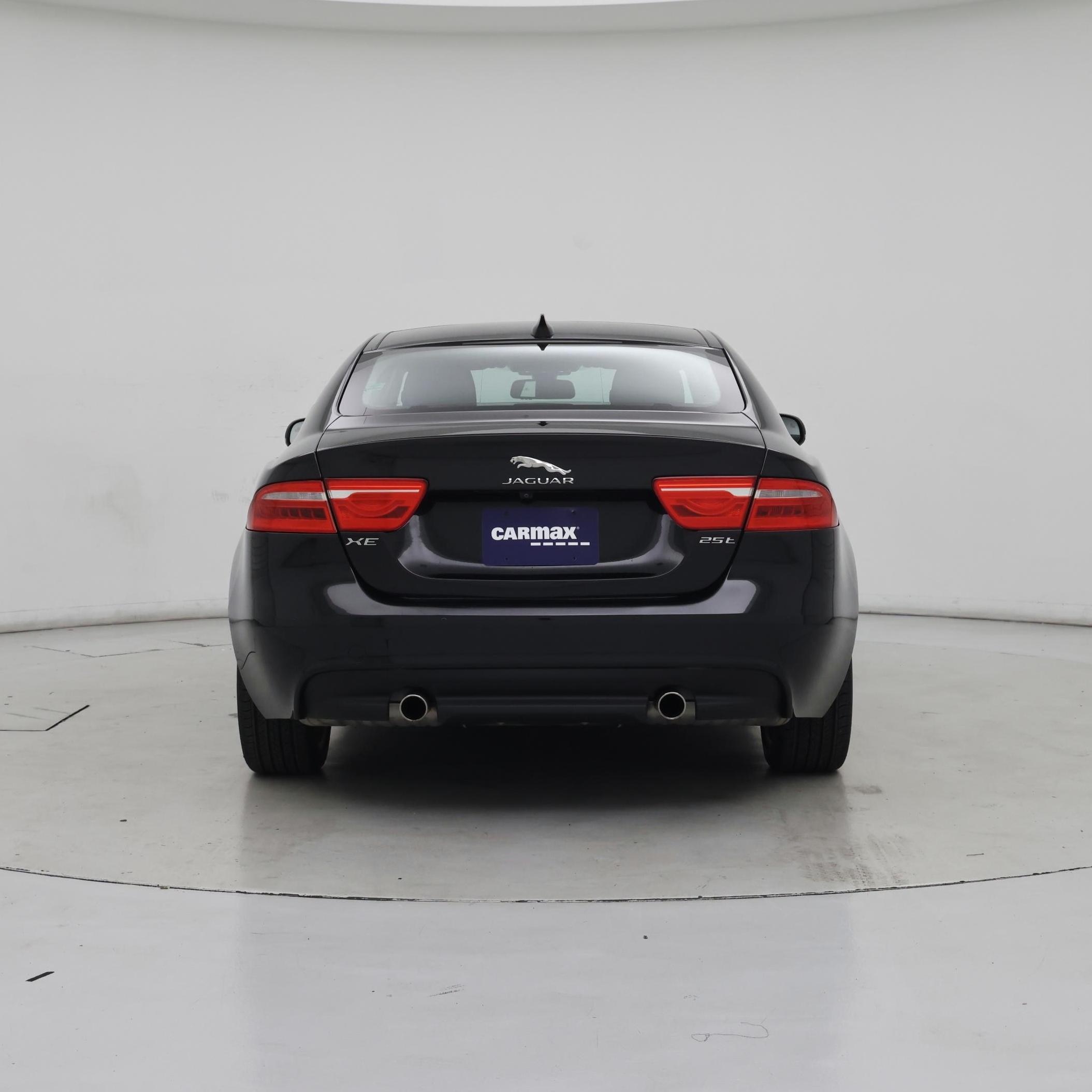 Thumbnail: 2017 Jaguar XE - 6