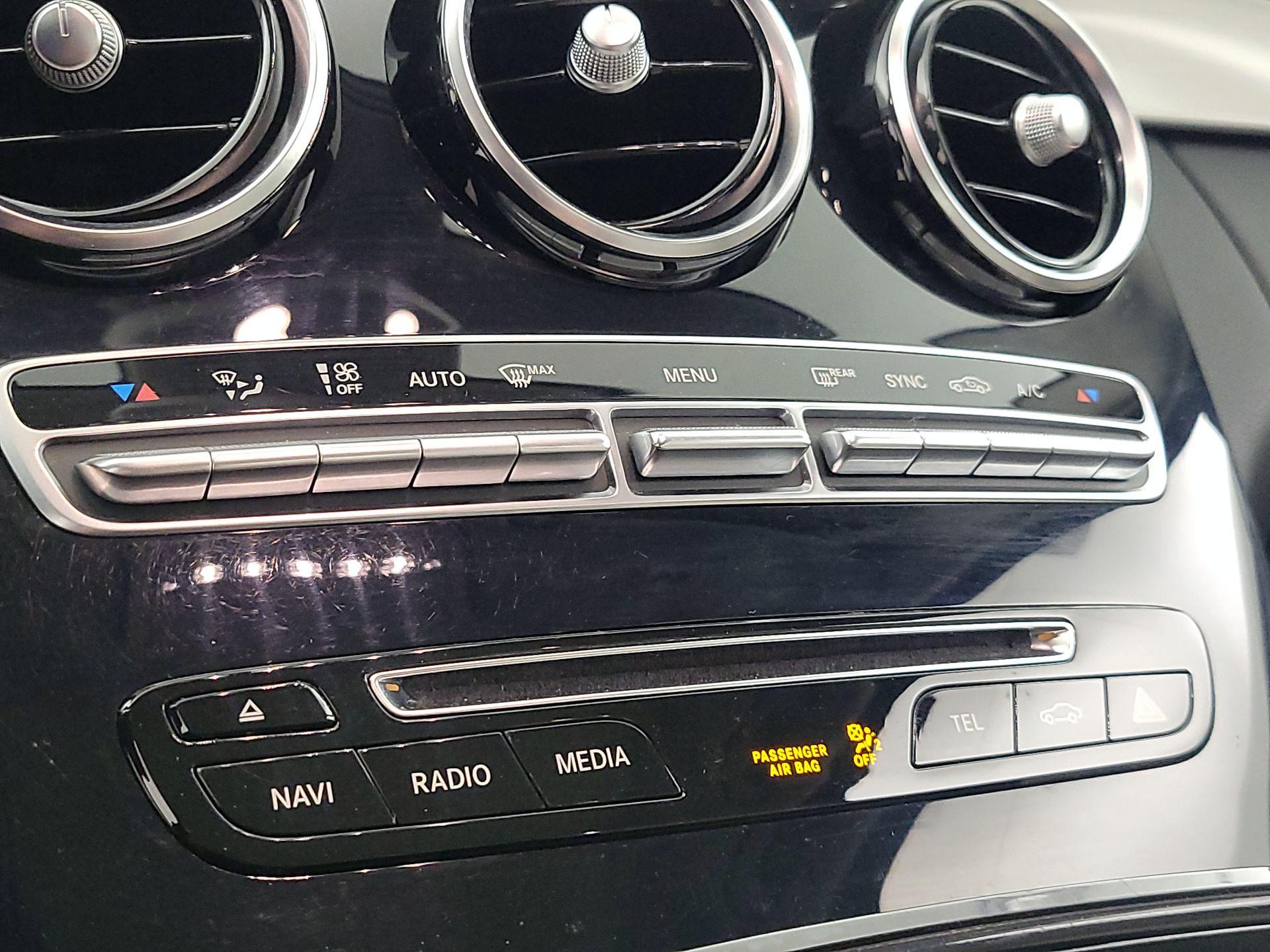 Thumbnail: 2016 Mercedes-Benz C-Class - 17