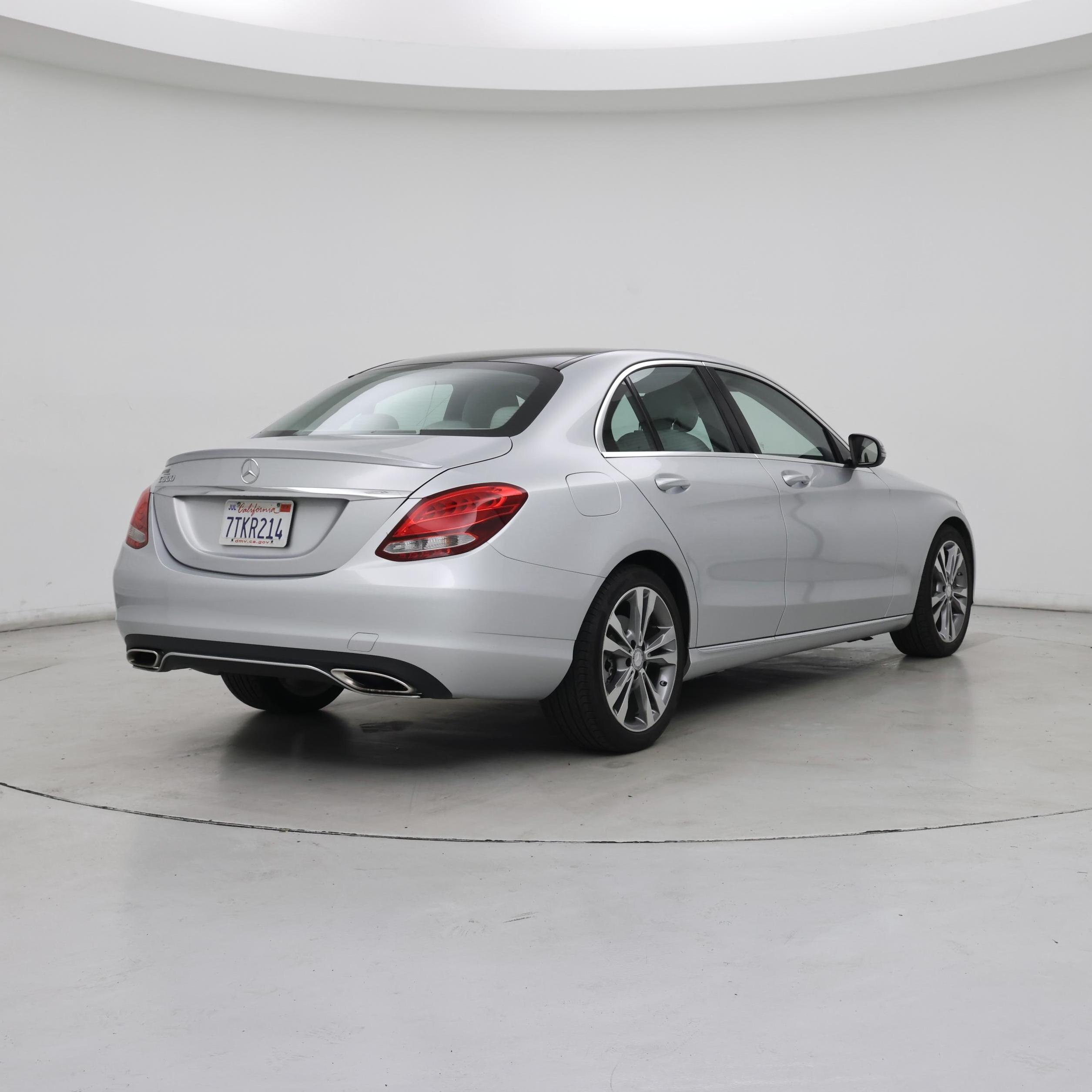 Thumbnail: 2016 Mercedes-Benz C-Class - 8