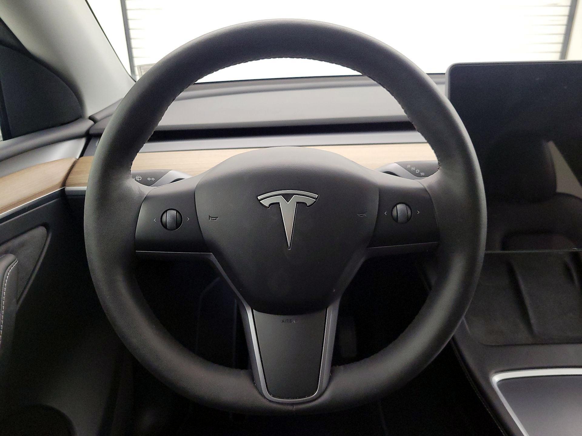 Thumbnail: 2023 Tesla Model Y - 10