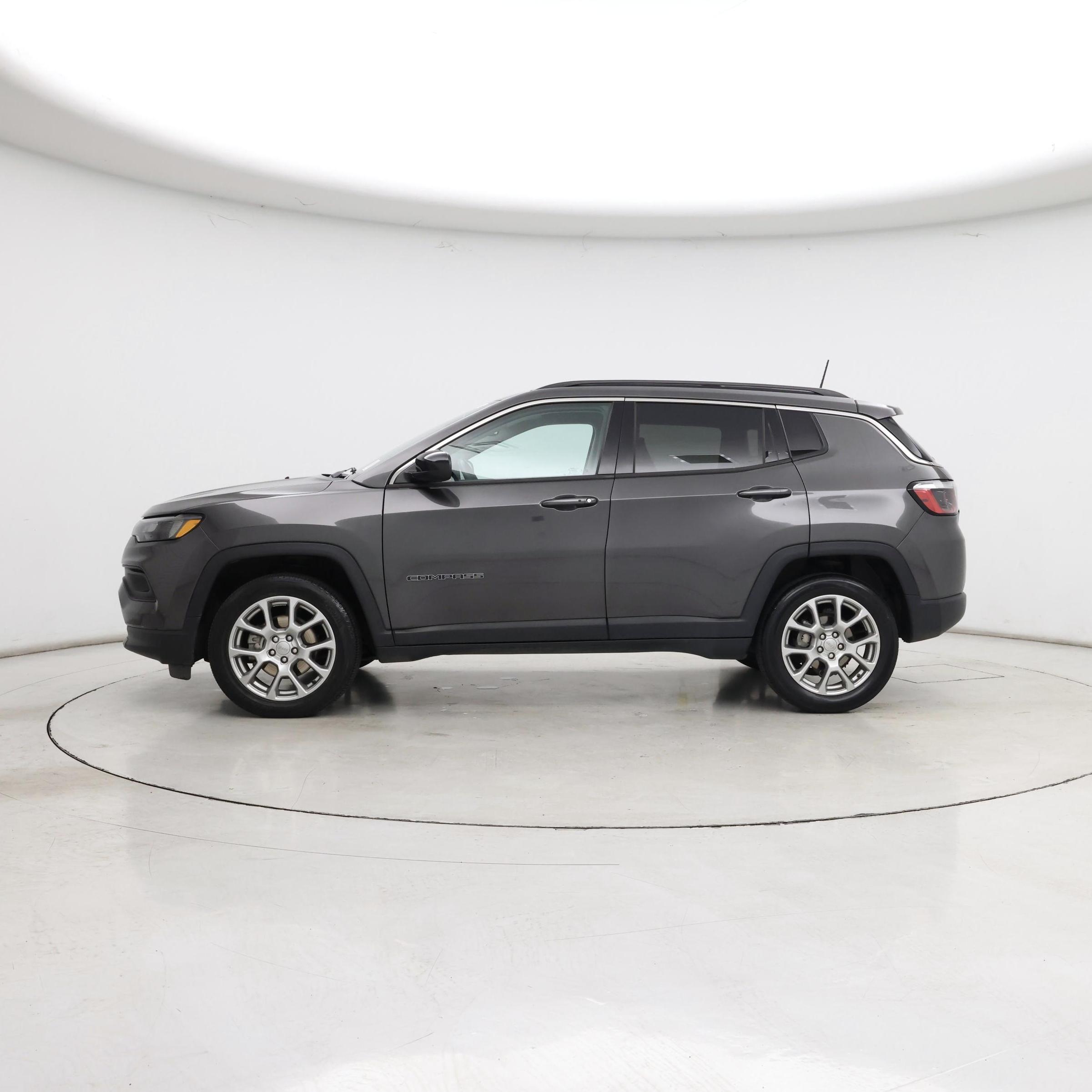 Thumbnail: 2022 Jeep Compass - 3