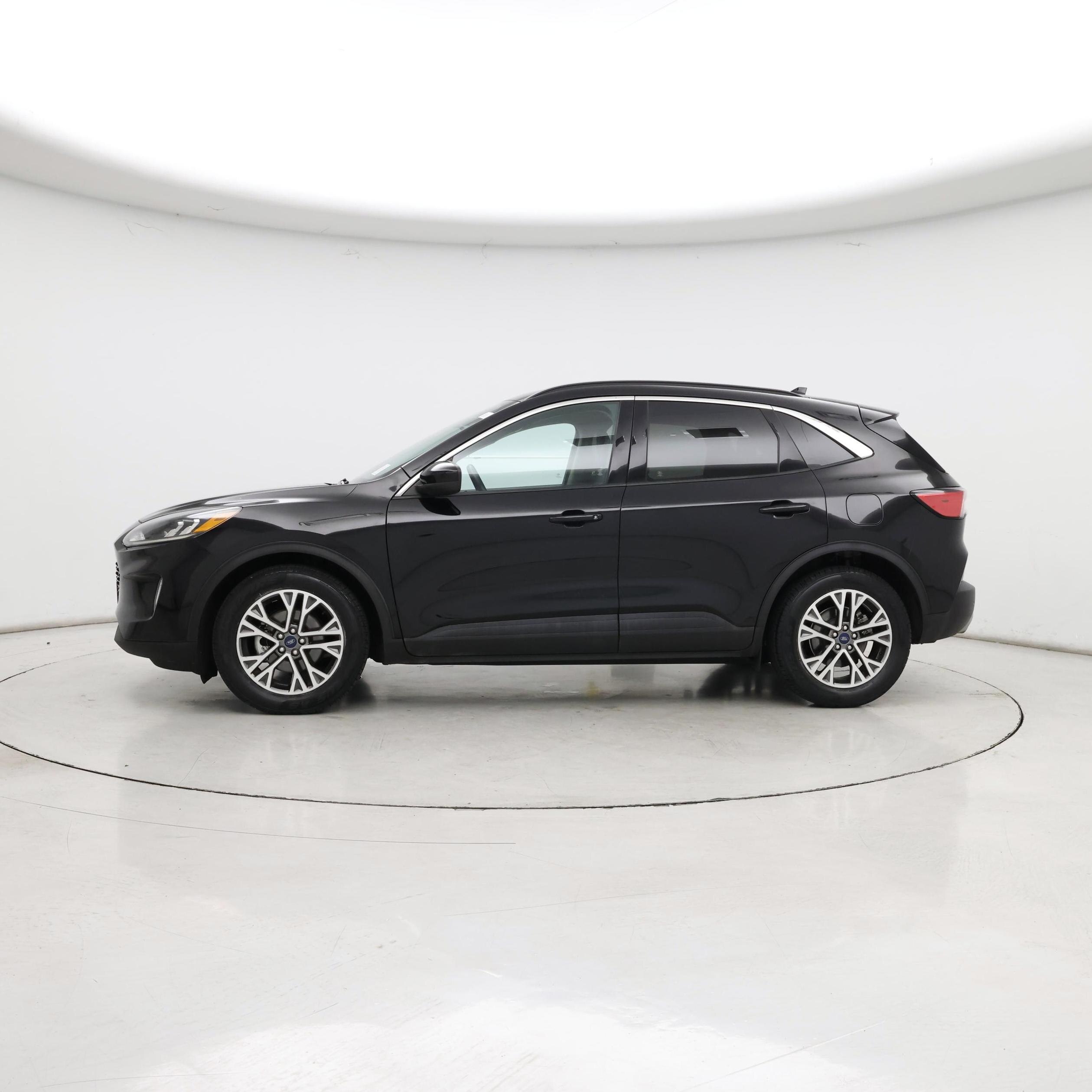 Thumbnail: 2020 Ford Escape - 3