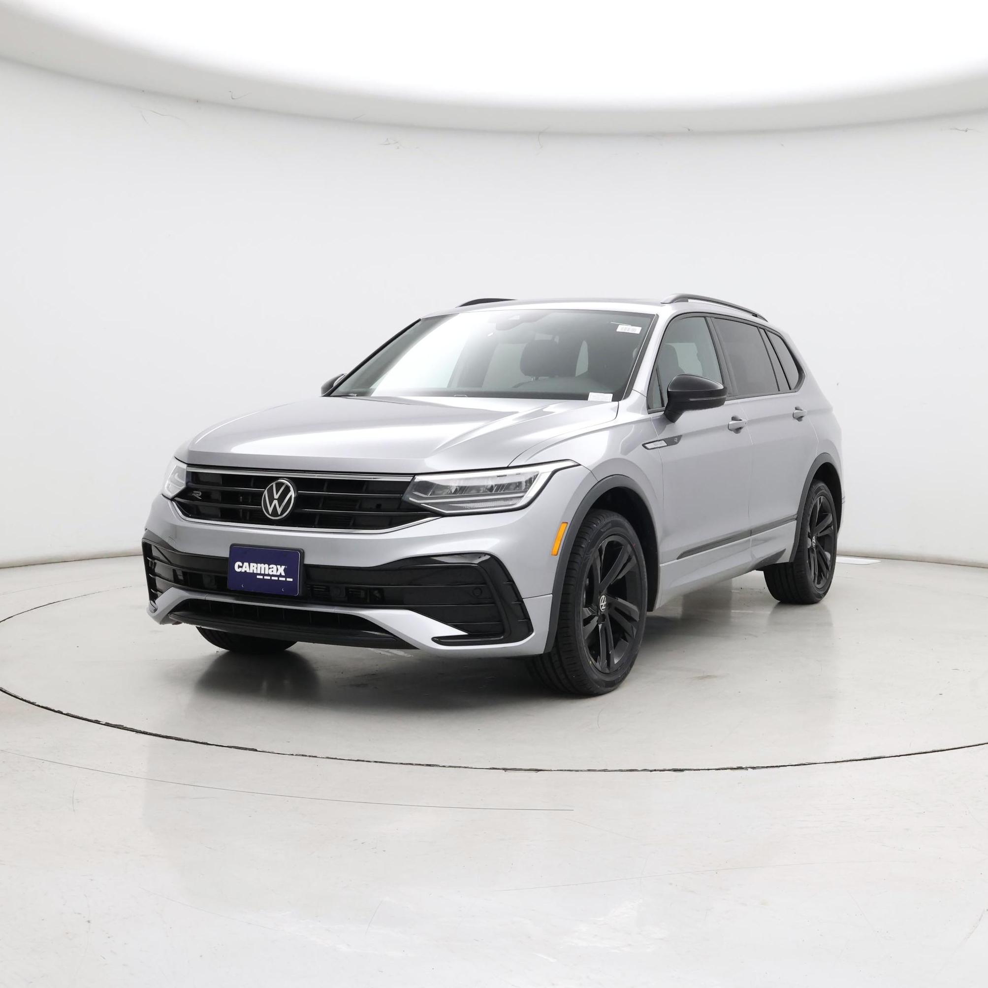 Thumbnail: 2023 Volkswagen Tiguan - 4