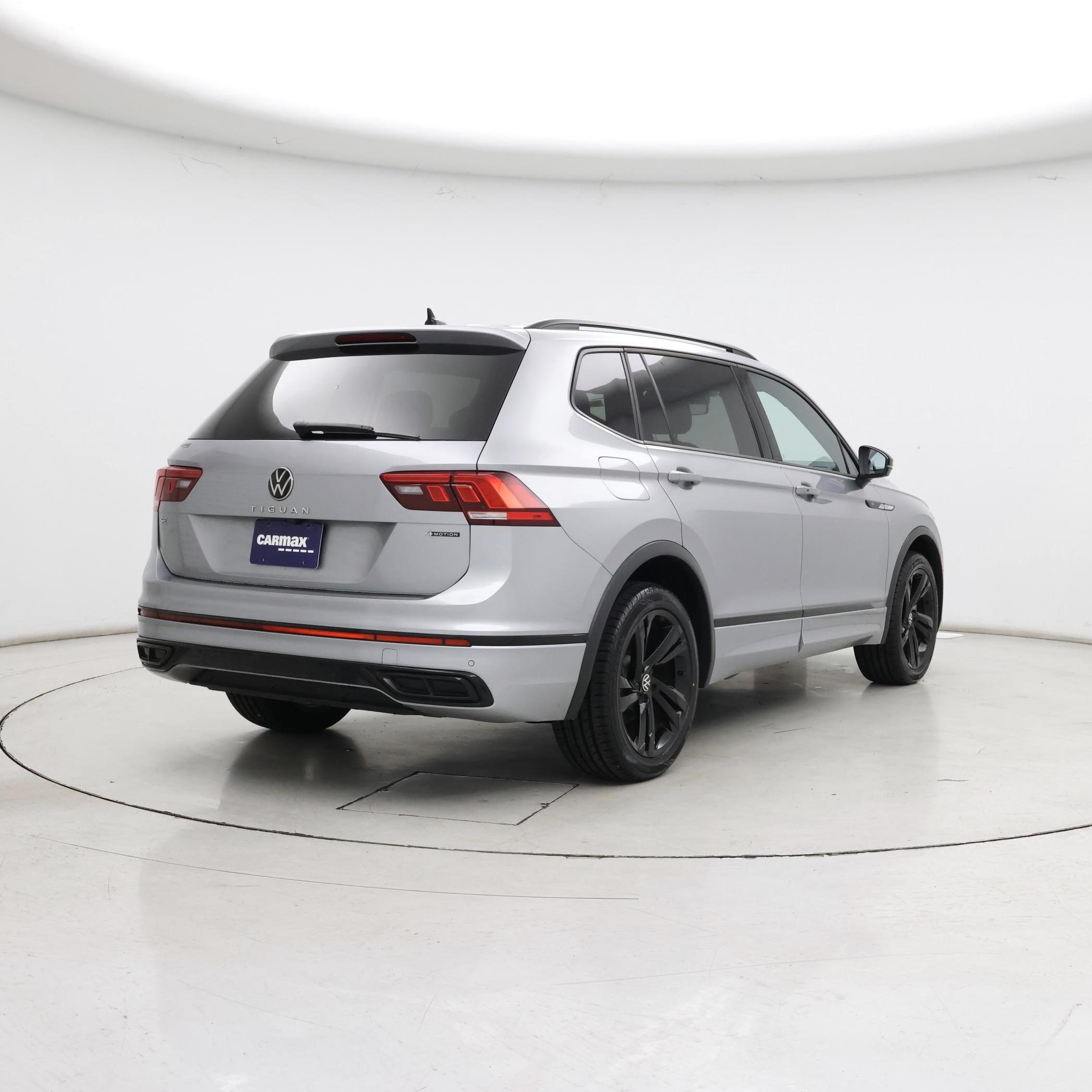 Thumbnail: 2023 Volkswagen Tiguan - 8