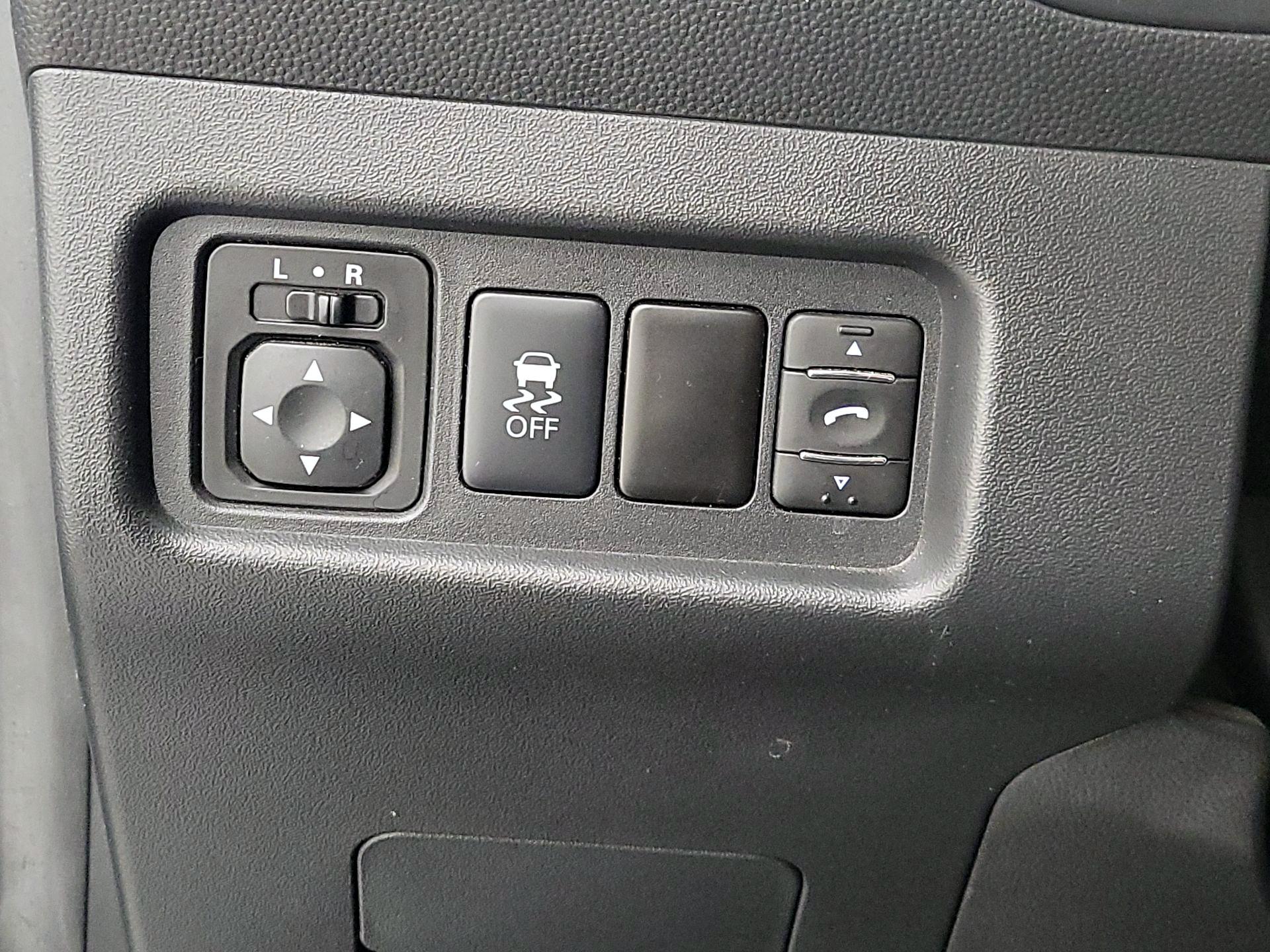Thumbnail: 2015 Mitsubishi Mirage - 13