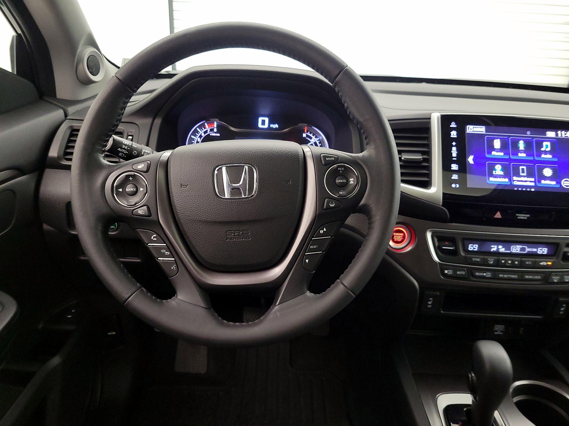 Thumbnail: 2018 Honda Pilot - 10
