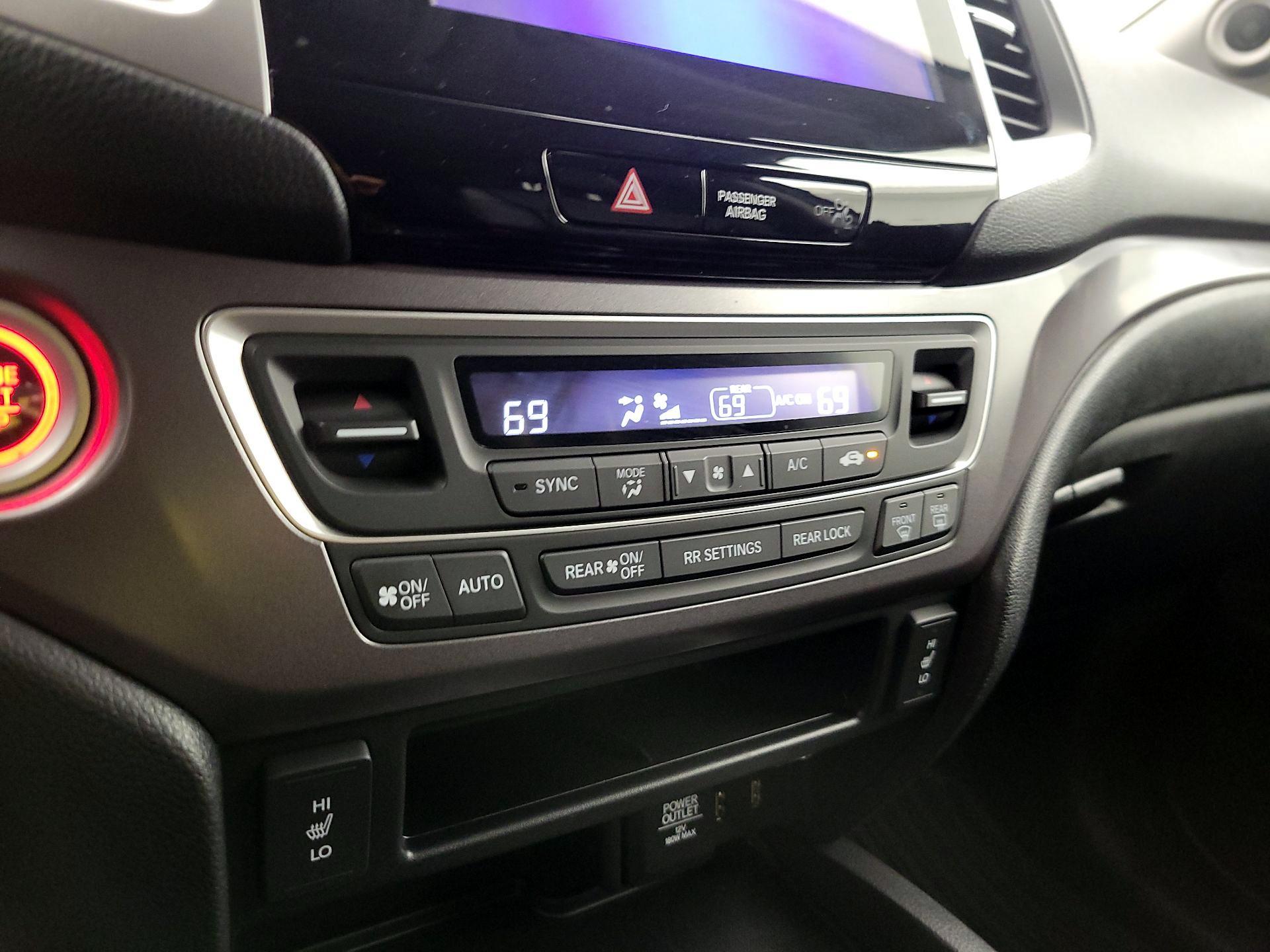 Thumbnail: 2018 Honda Pilot - 16
