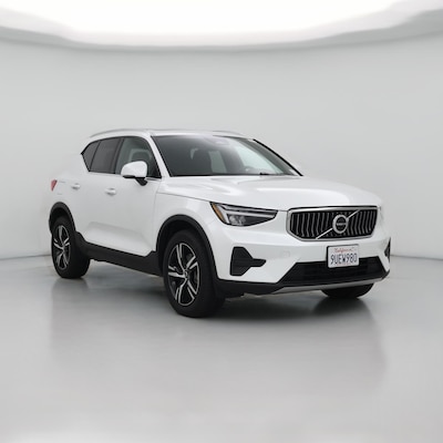 2025 Volvo XC40 B5 Core Bright Theme