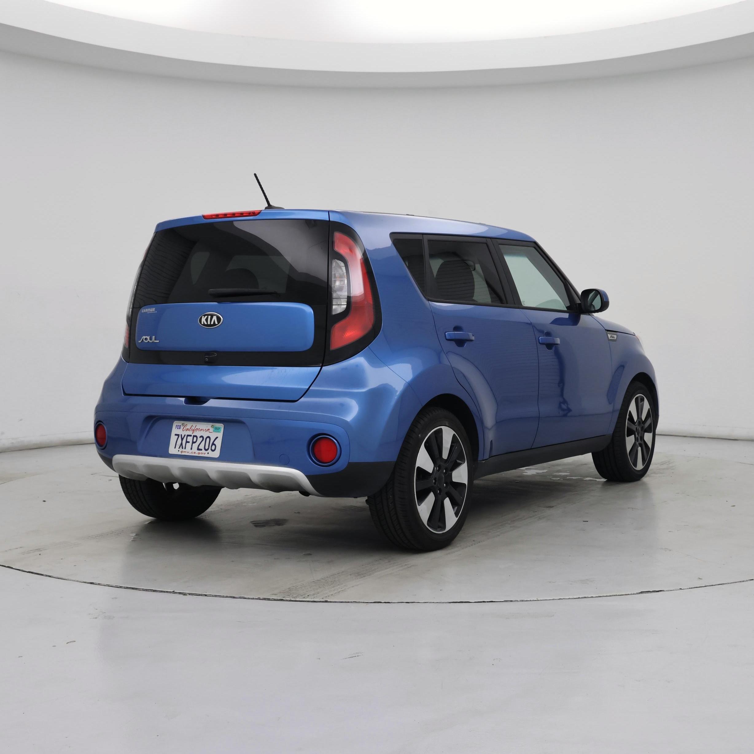 Thumbnail: 2017 Kia Soul - 8