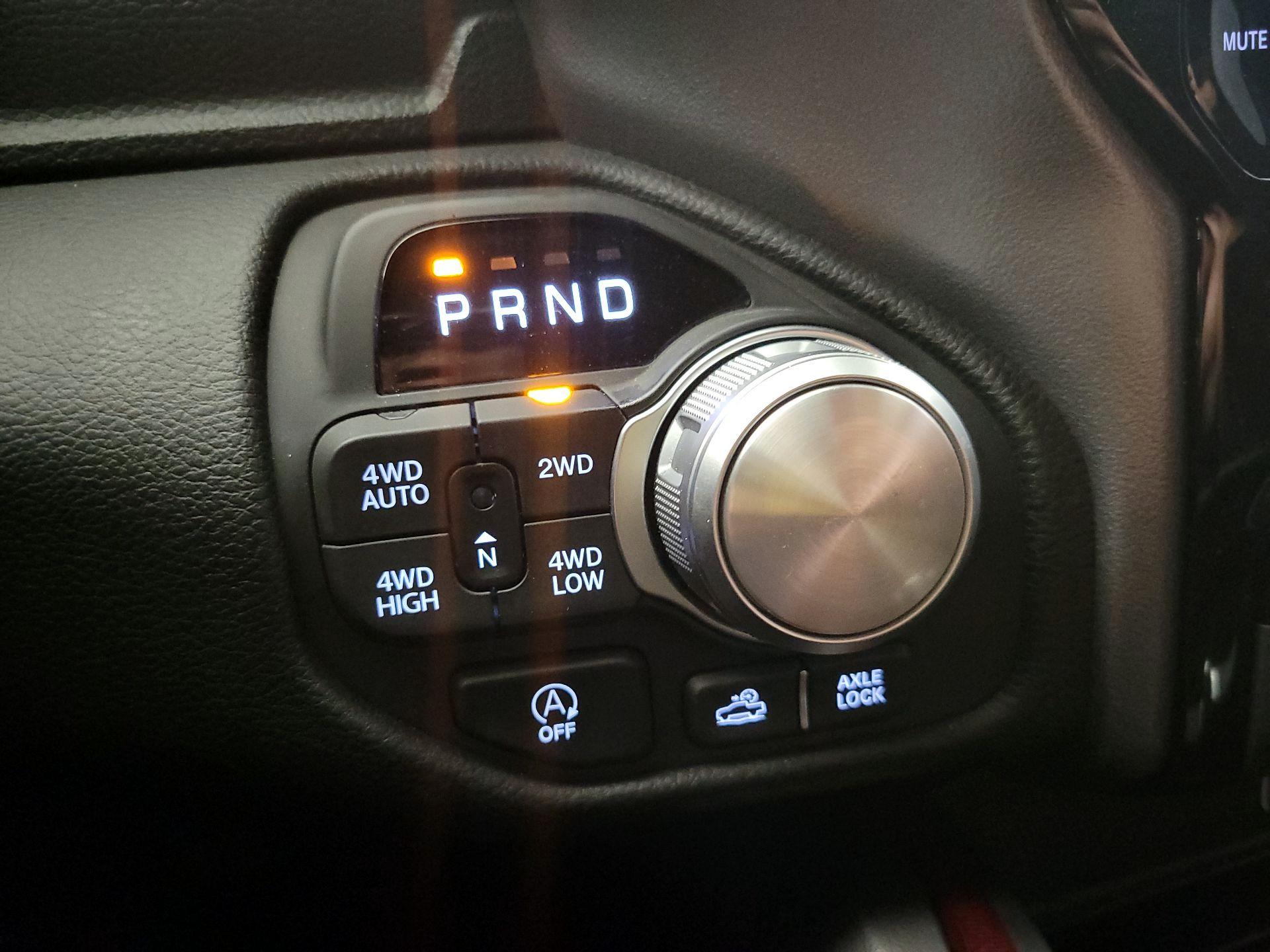 Thumbnail: 2025 RAM 1500 - 18