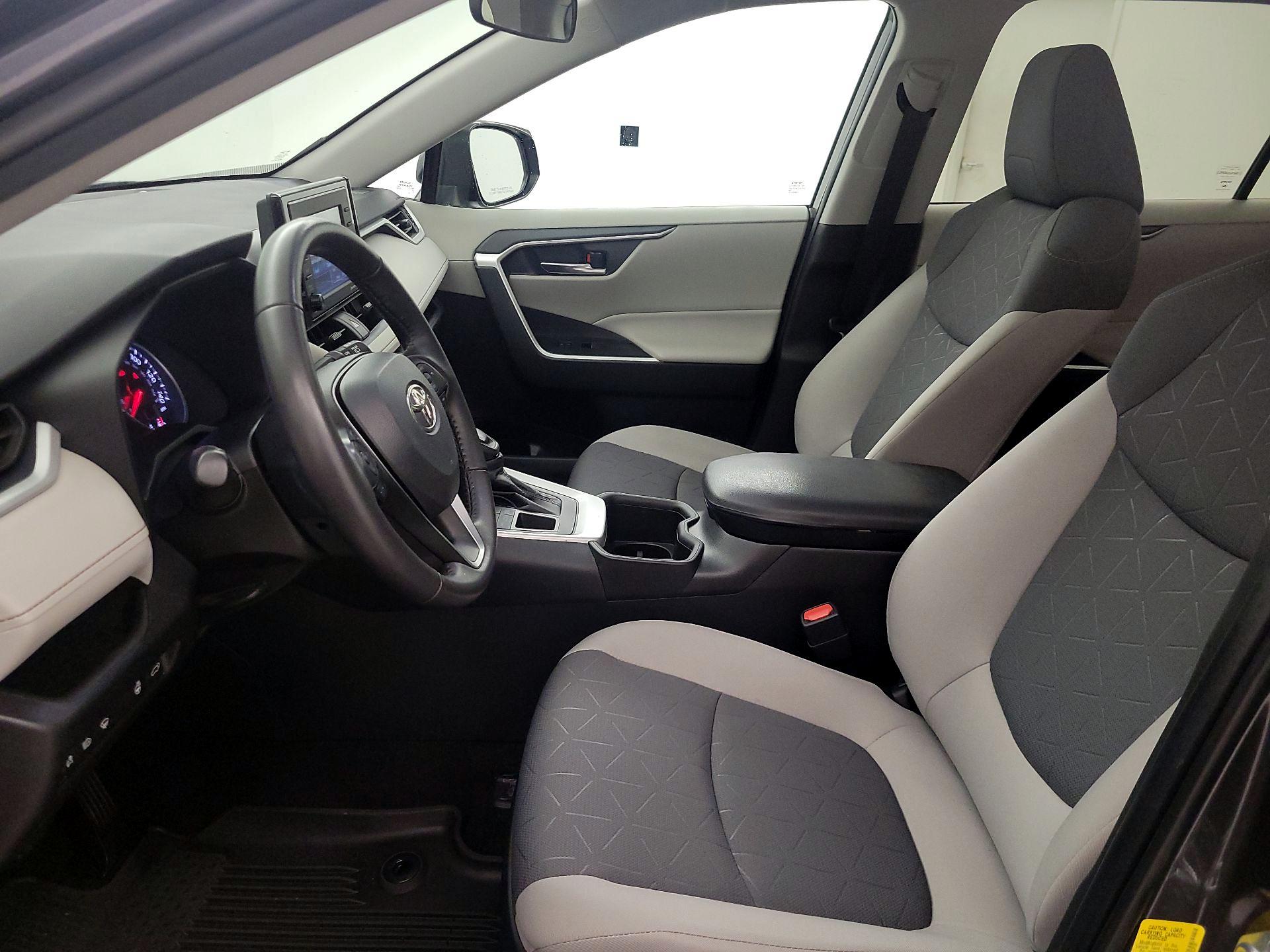 Thumbnail: 2022 Toyota RAV4 - 11