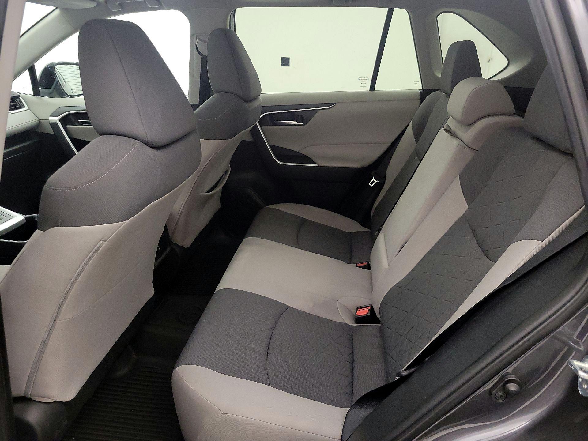 Thumbnail: 2022 Toyota RAV4 - 20