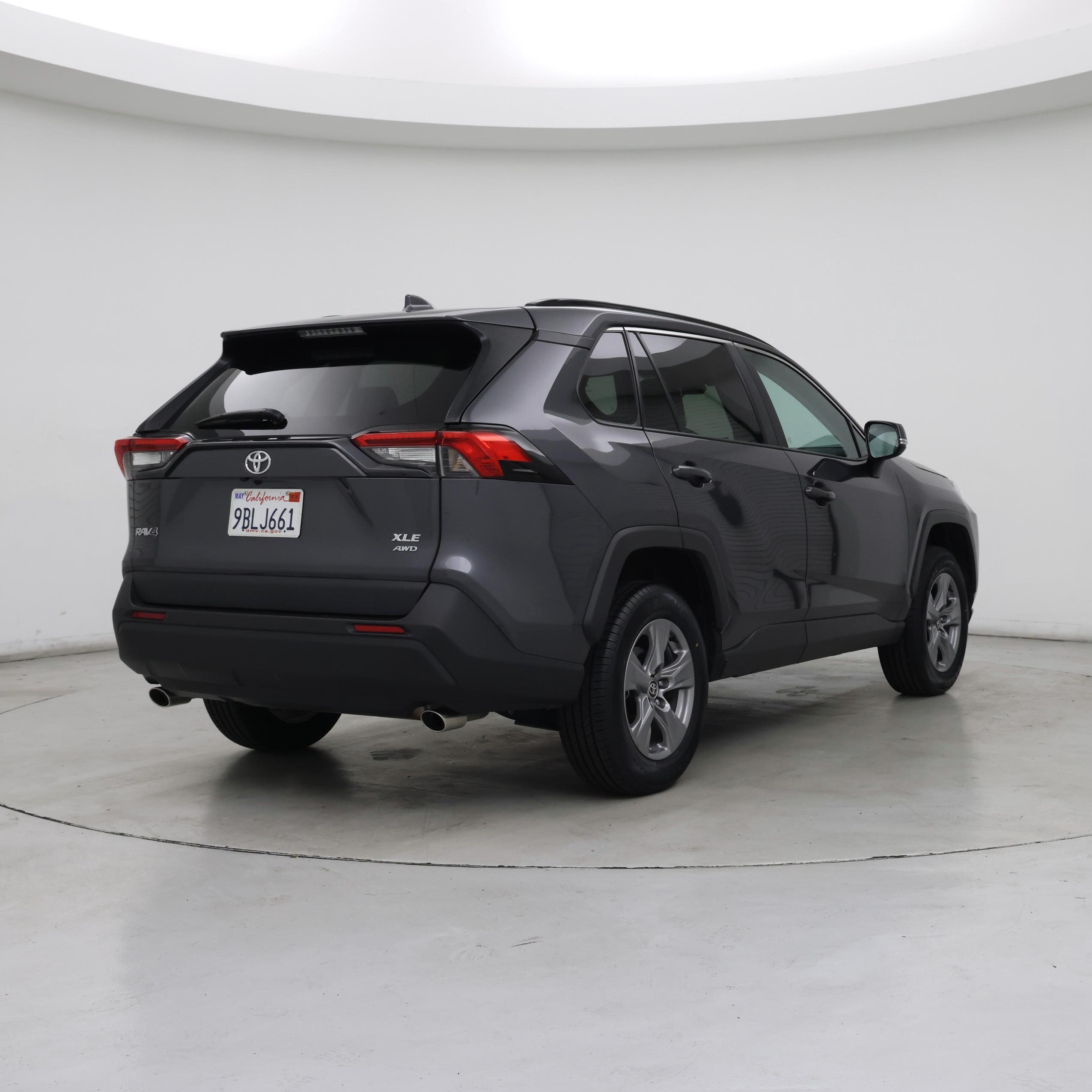 Thumbnail: 2022 Toyota RAV4 - 8