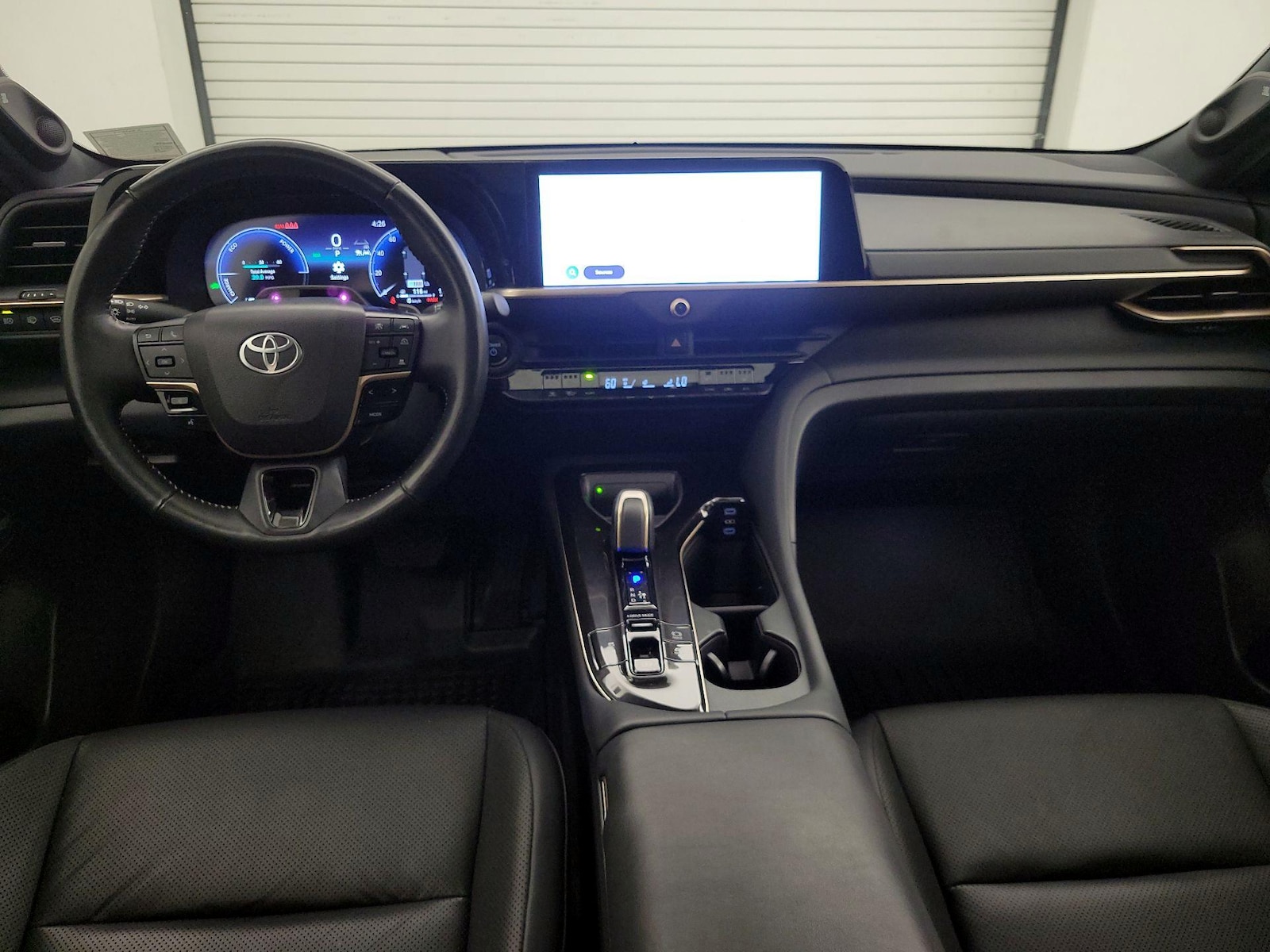 2025 Toyota Crown Signia Limited - Photo 10