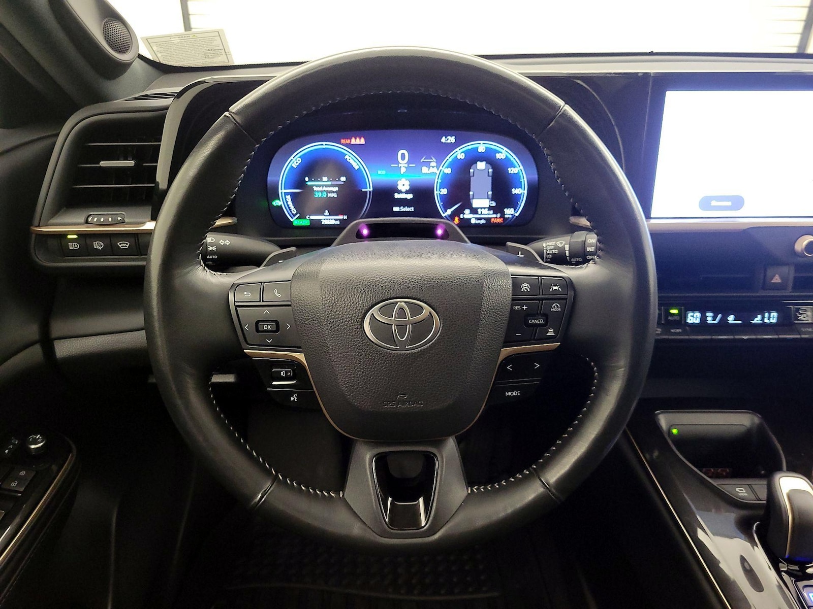 2025 Toyota Crown Signia Limited - Photo 11