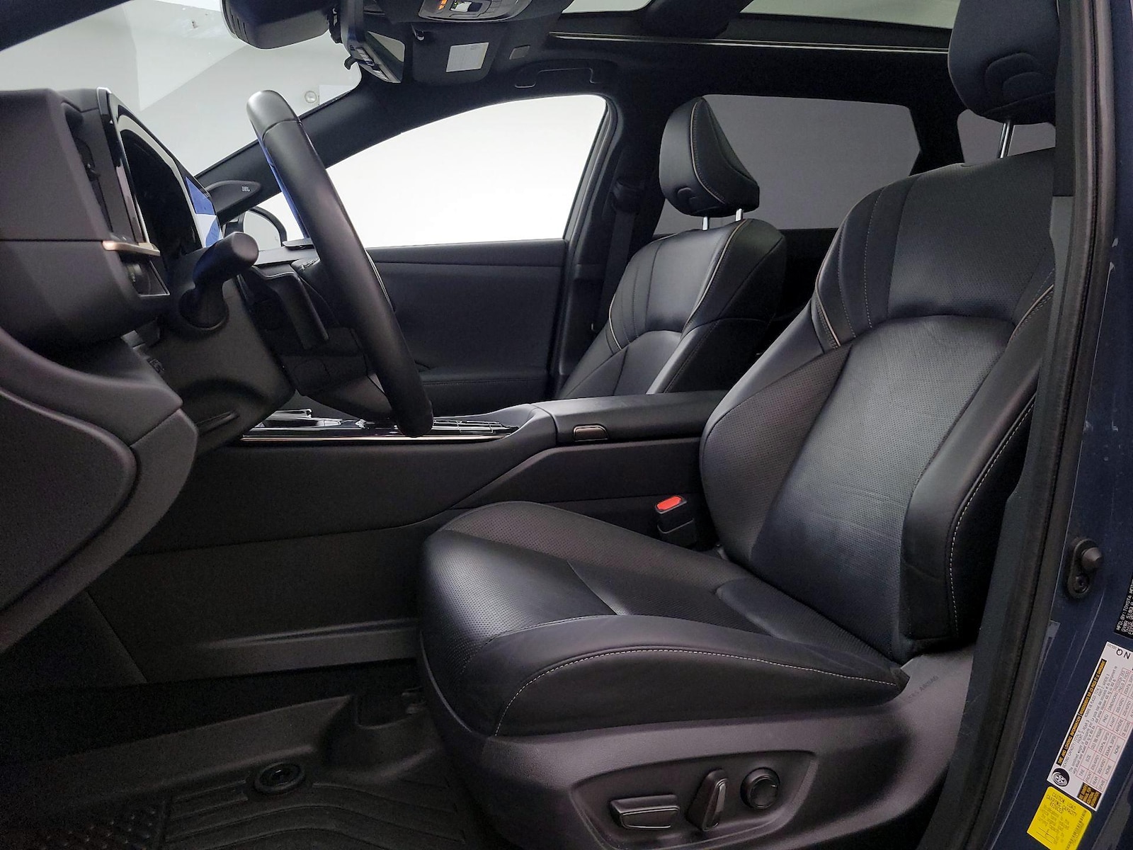2025 Toyota Crown Signia Limited - Photo 12