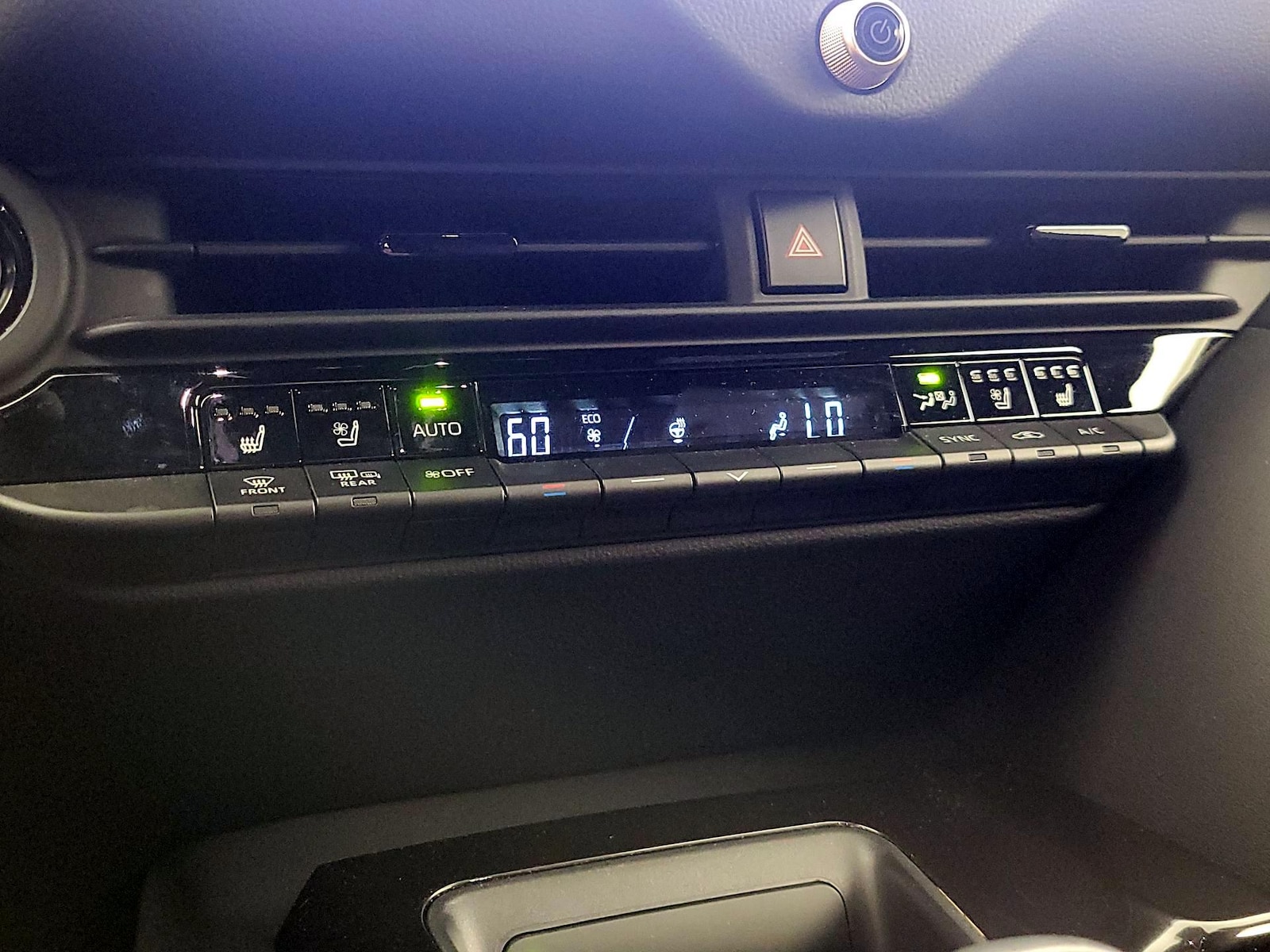2025 Toyota Crown Signia Limited - Photo 17