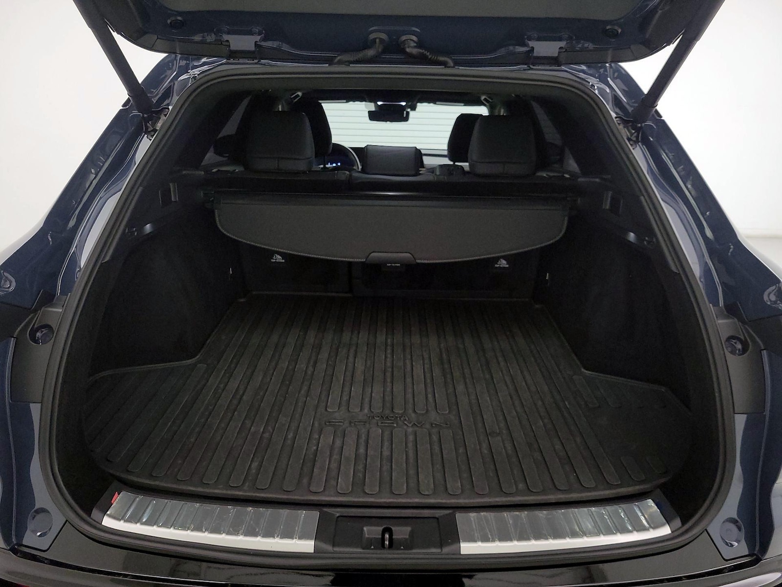 2025 Toyota Crown Signia Limited - Photo 22