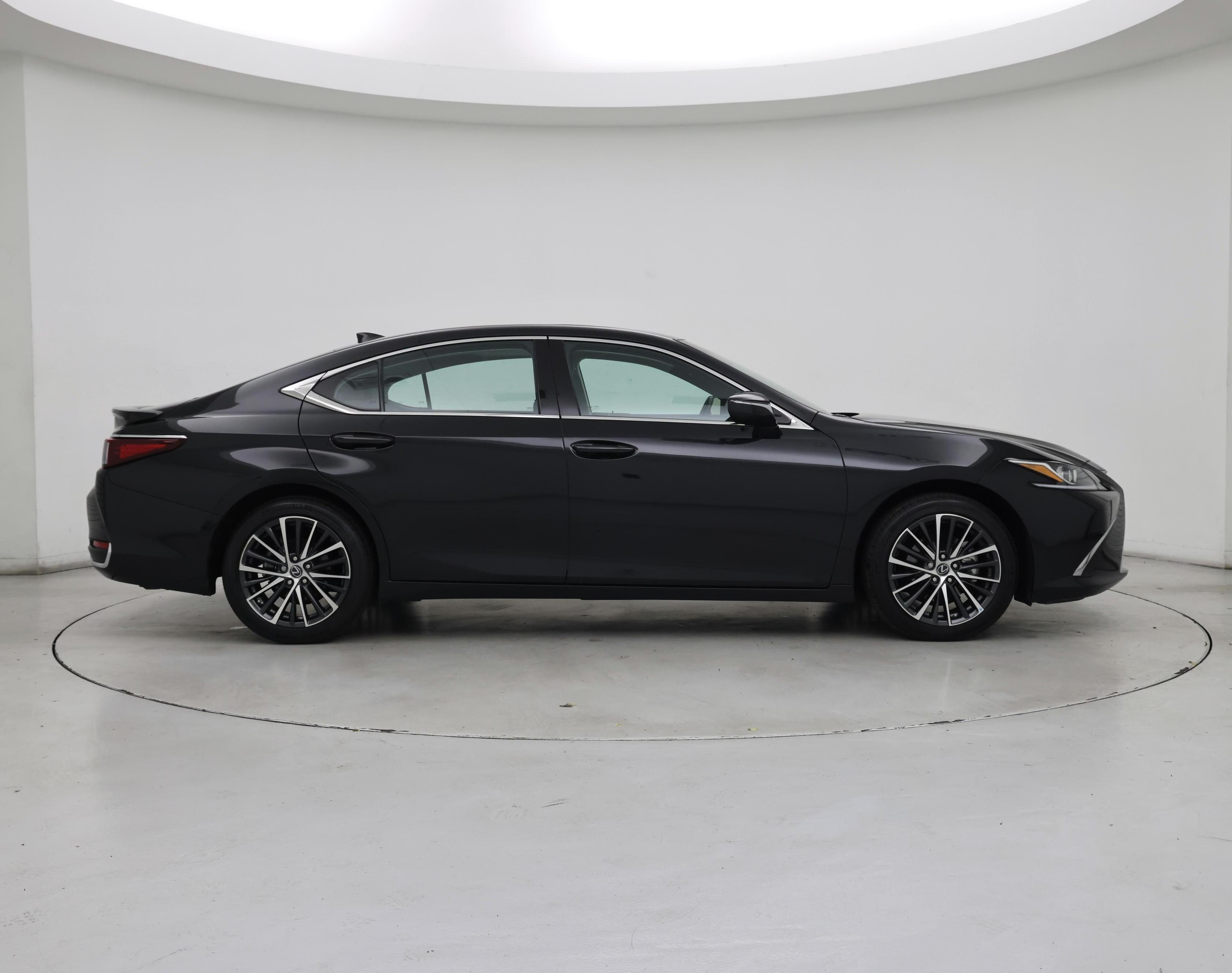 Thumbnail: 2023 Lexus ES - 7