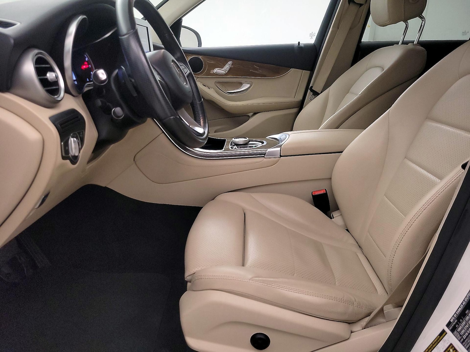 2018 Mercedes-Benz GLC GLC300 - Photo 12