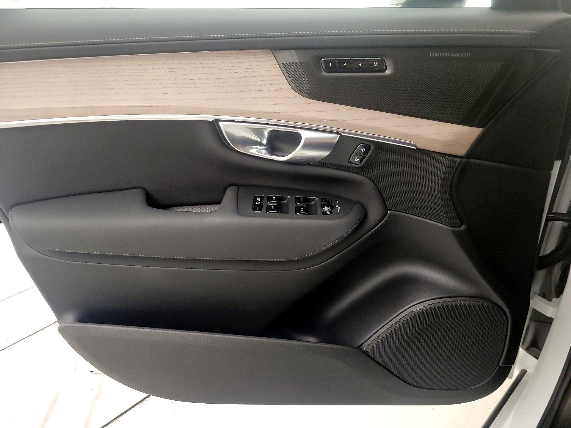 Thumbnail: 2025 Volvo XC90 - 12