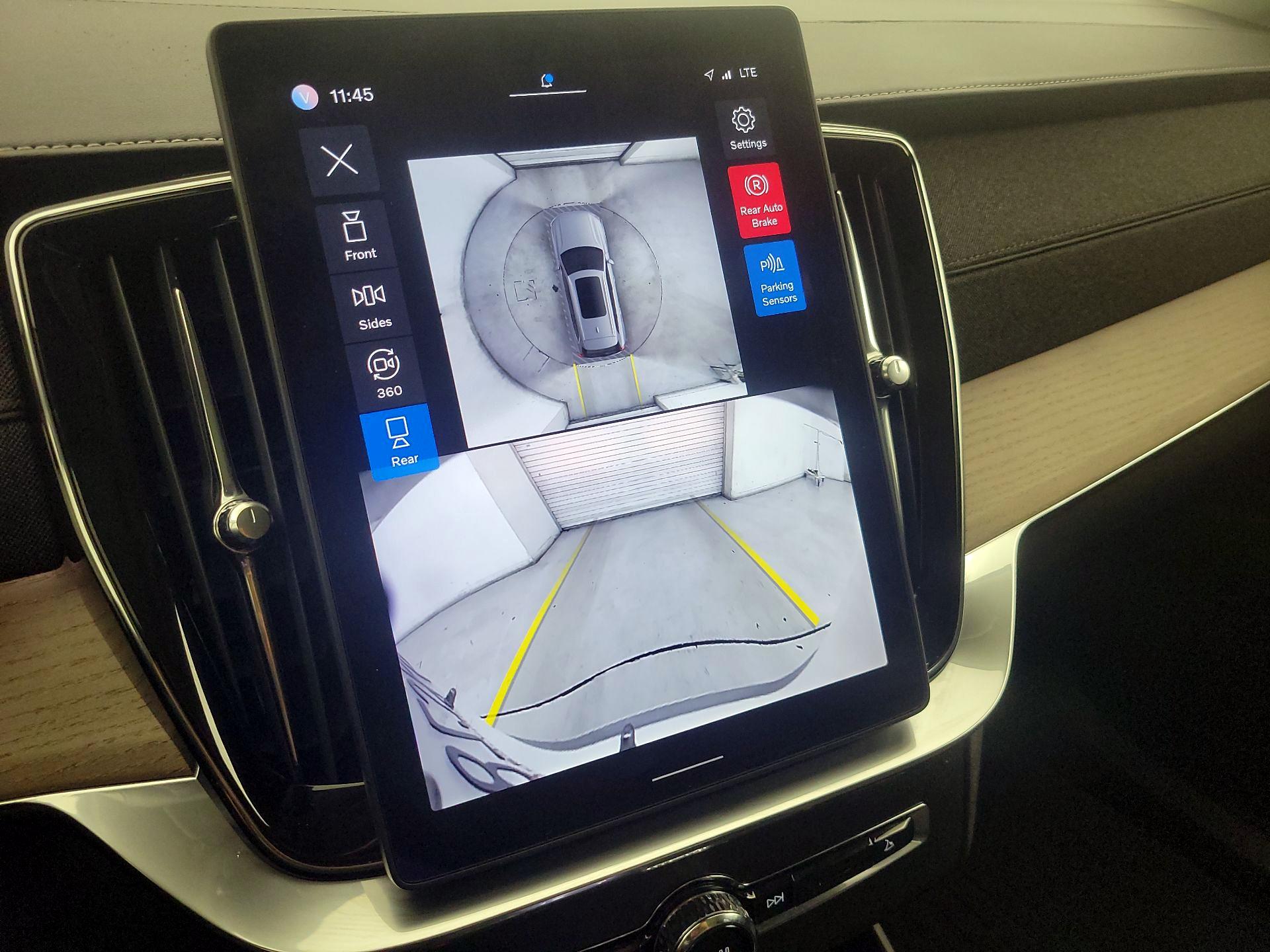 Thumbnail: 2025 Volvo XC90 - 15