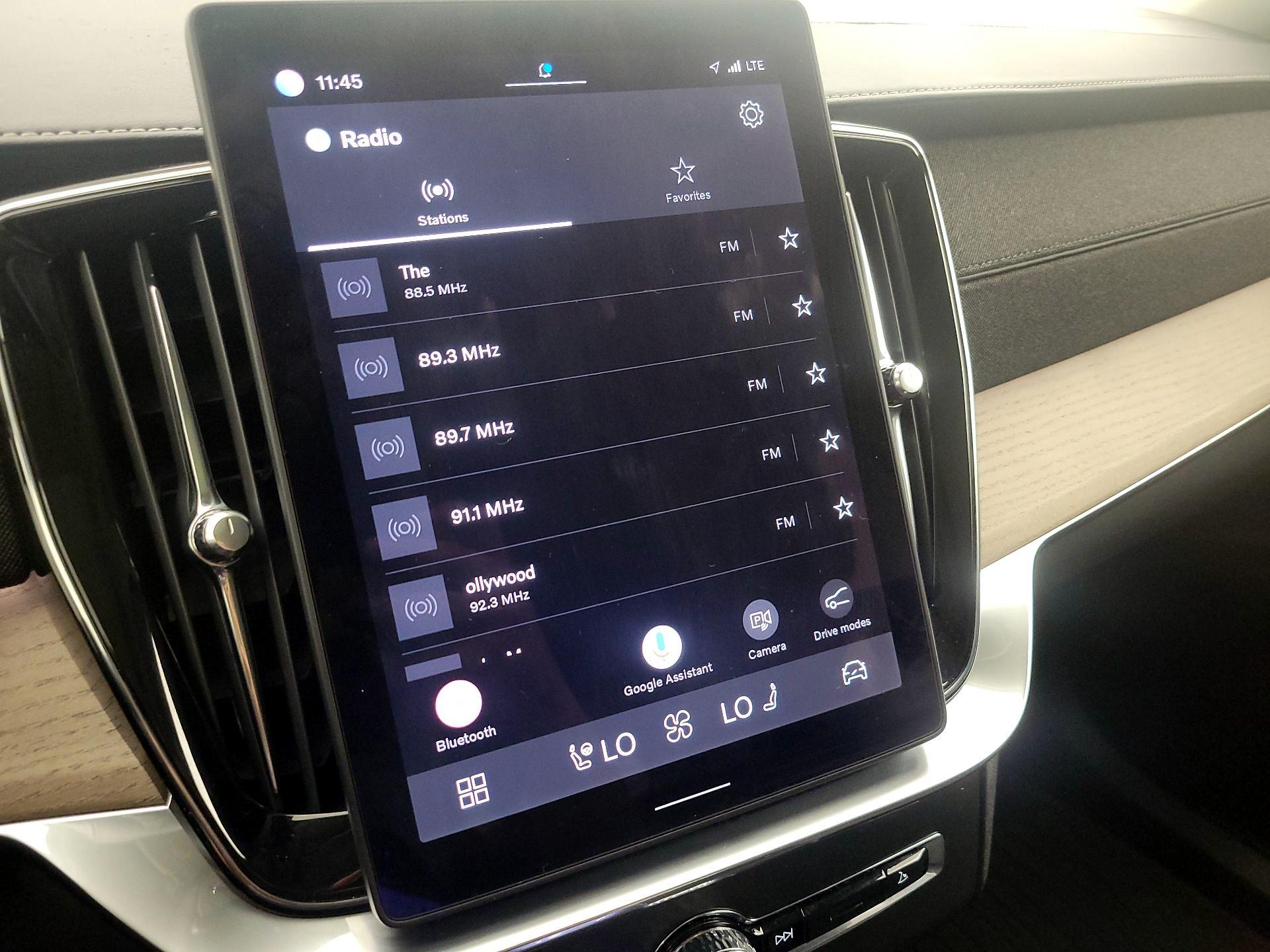 Thumbnail: 2025 Volvo XC90 - 16