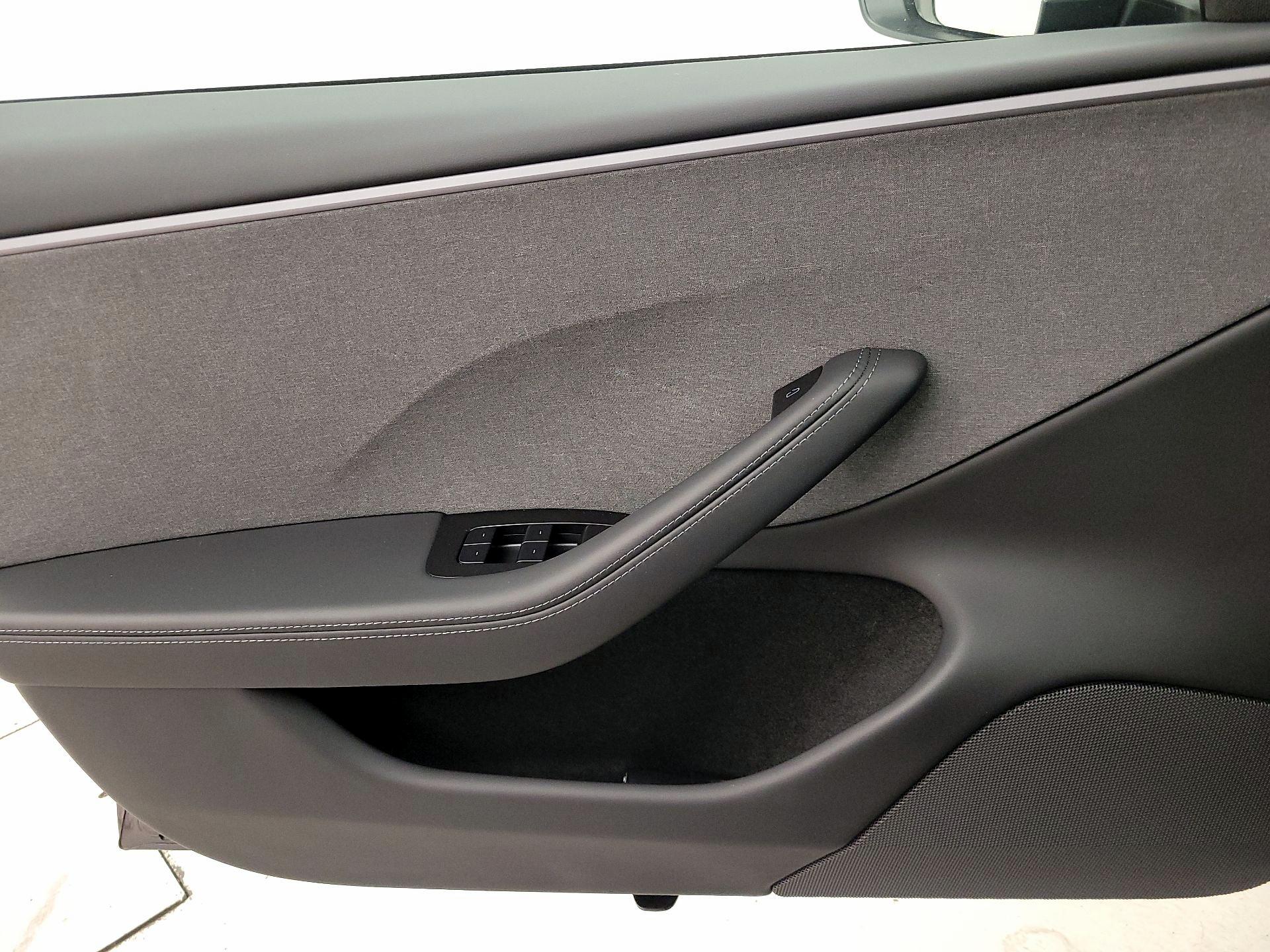 Thumbnail: 2025 Tesla Model 3 - 12