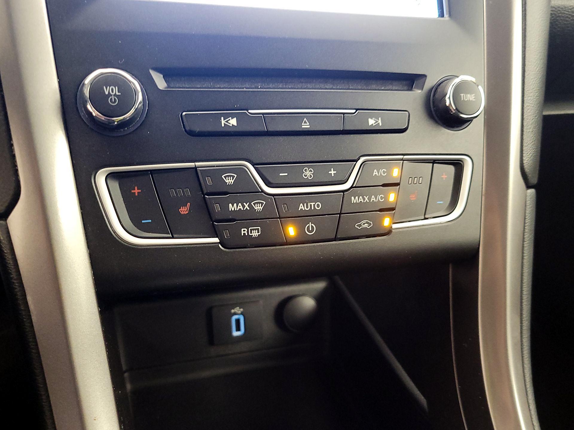 Thumbnail: 2017 Ford Fusion - 17