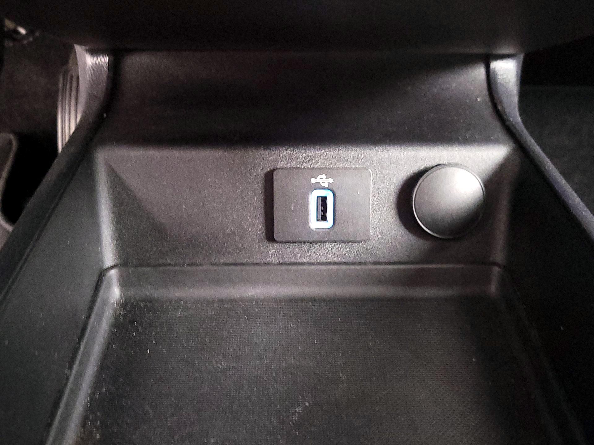 Thumbnail: 2017 Ford Fusion - 19