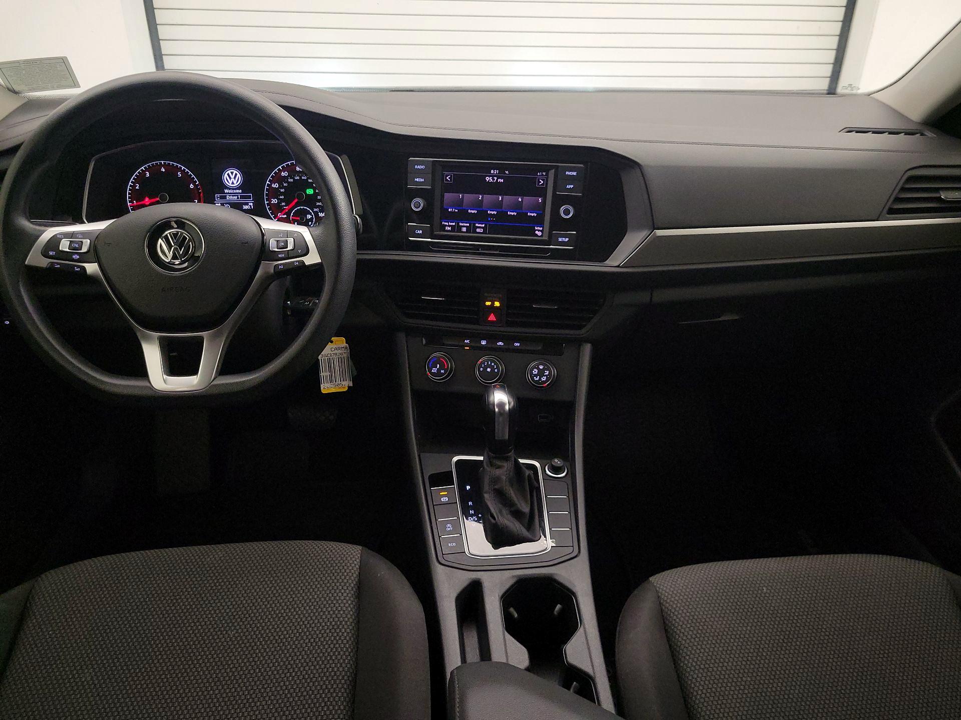 Thumbnail: 2019 Volkswagen Jetta - 9